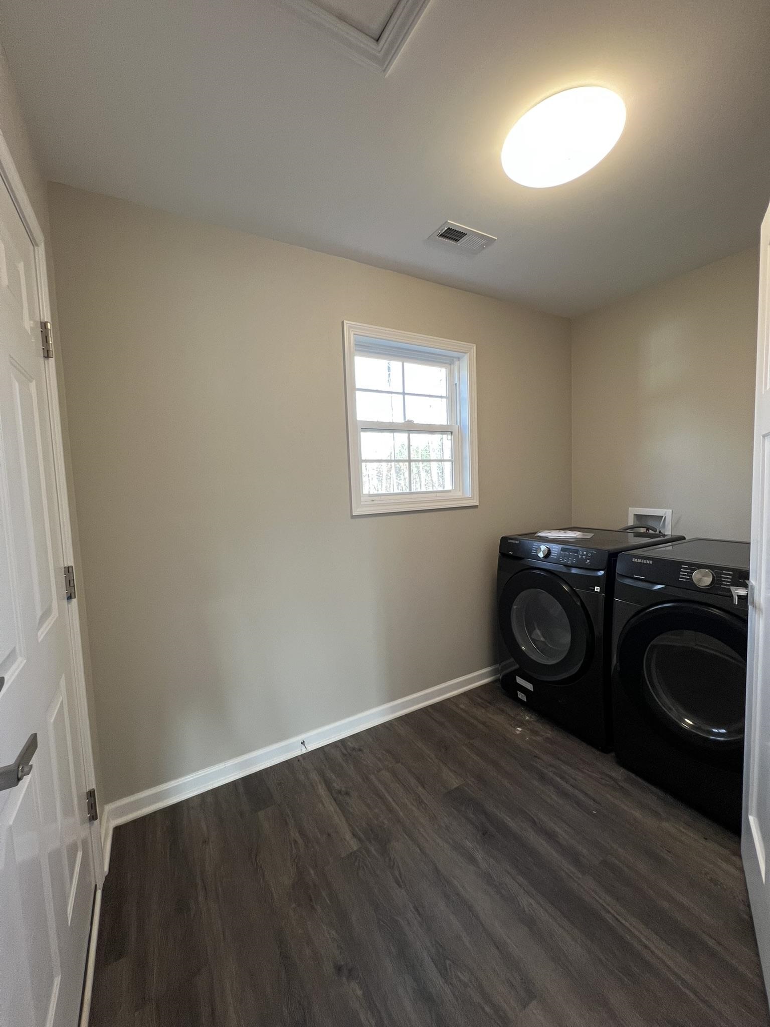 441 Pine Hollow Lane Property Photo 26