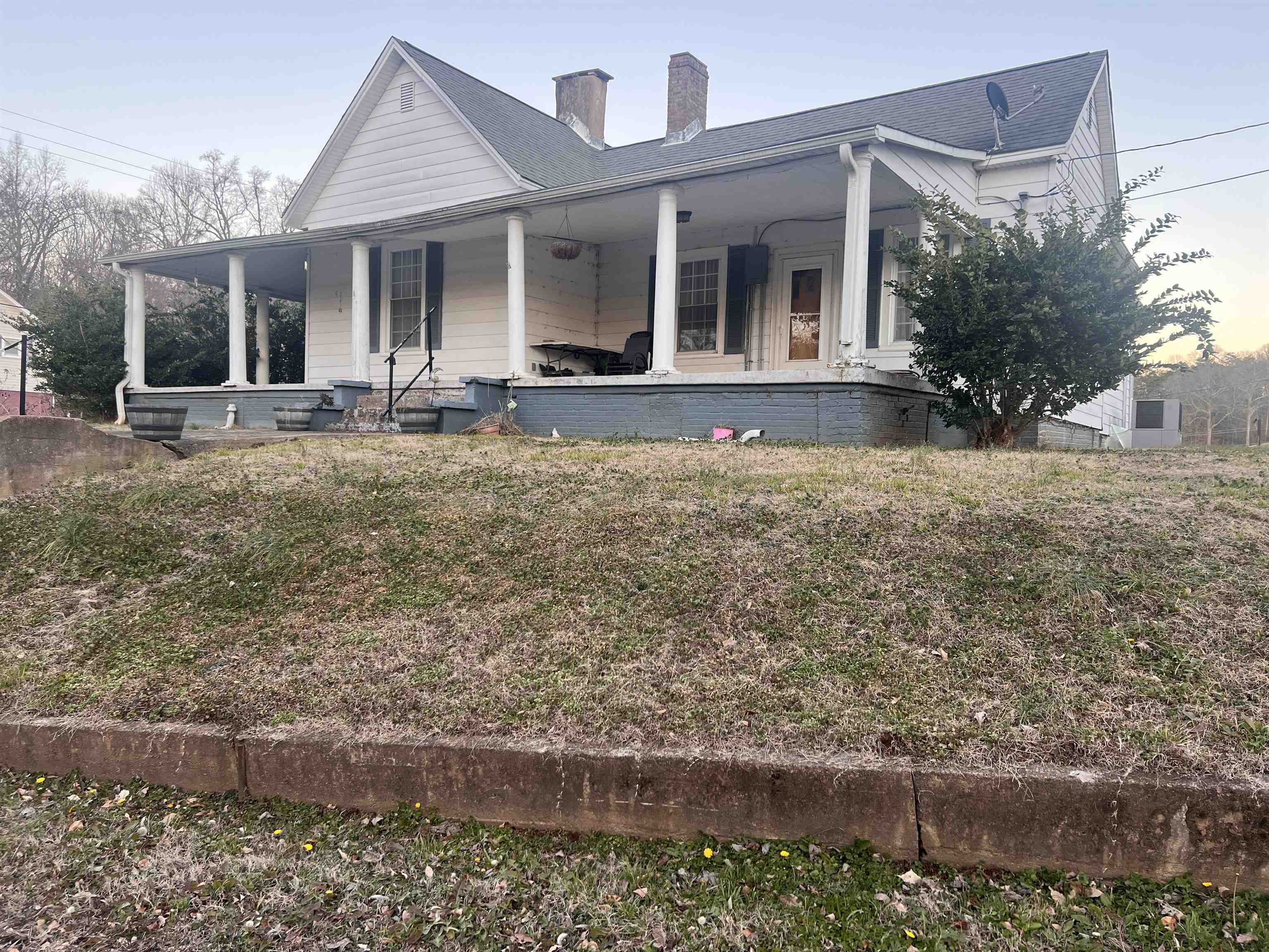 106 Plonk St Property Photo 2