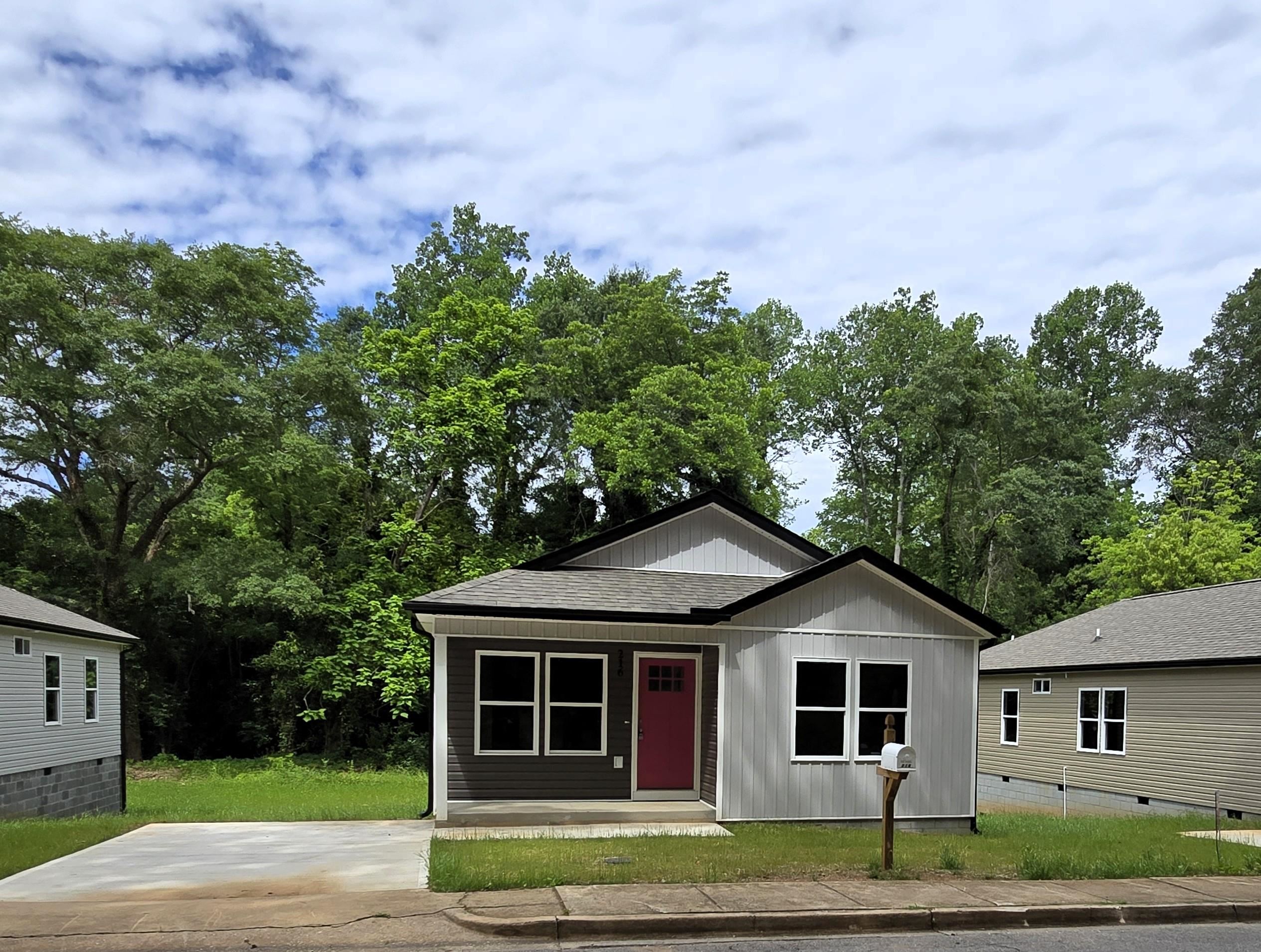 216 Caulder Circle Property Photo 1