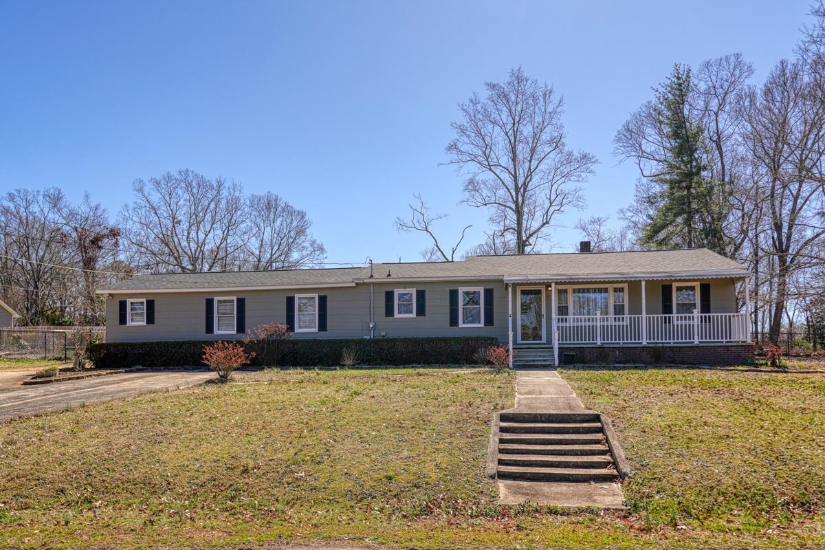 143 Greenway Drive Property Photo