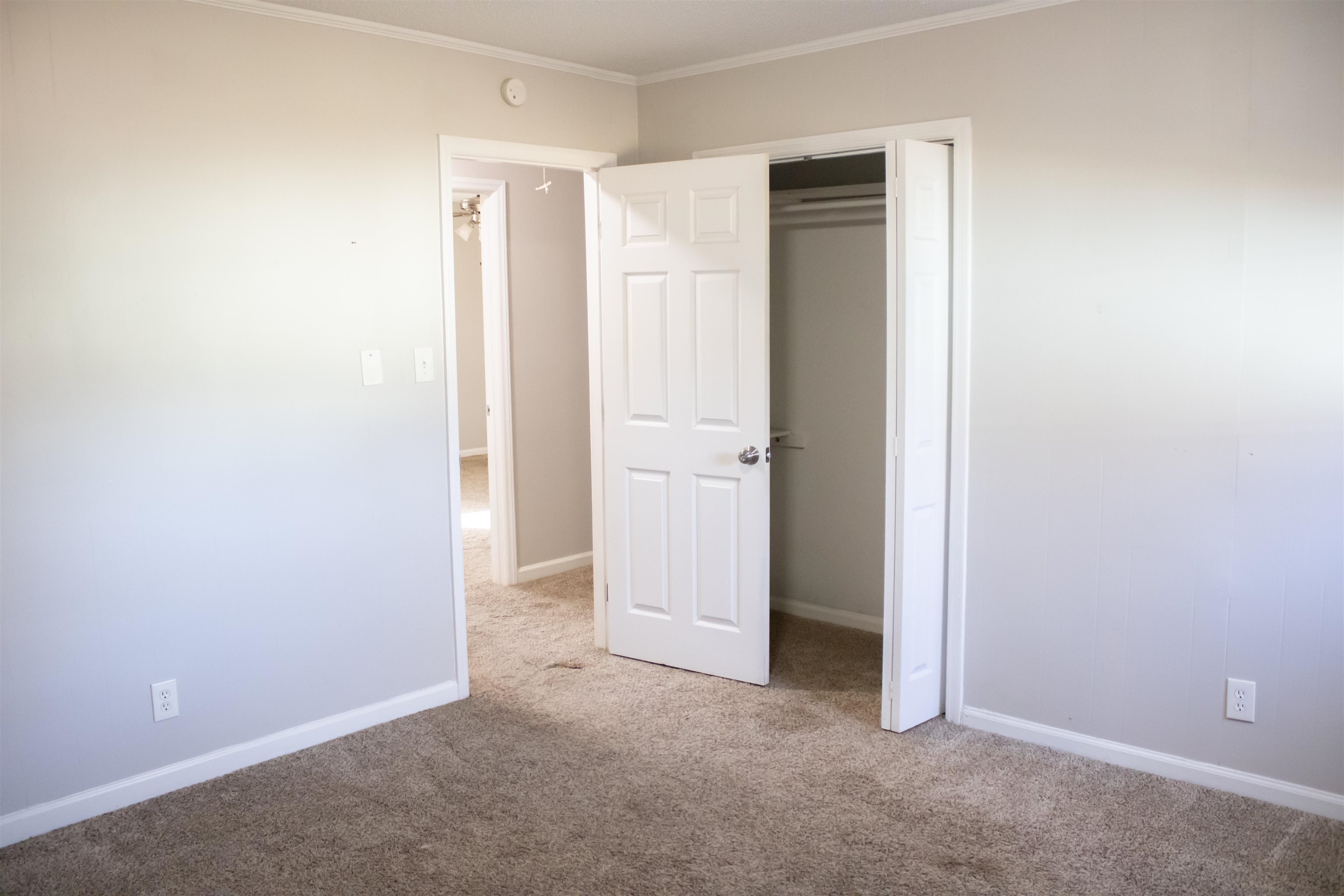 409 Elm St Property Photo 10