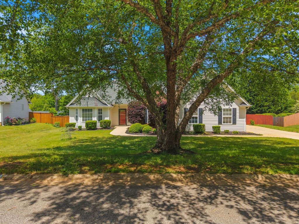 106 Brandi Starr Court Property Photo 1
