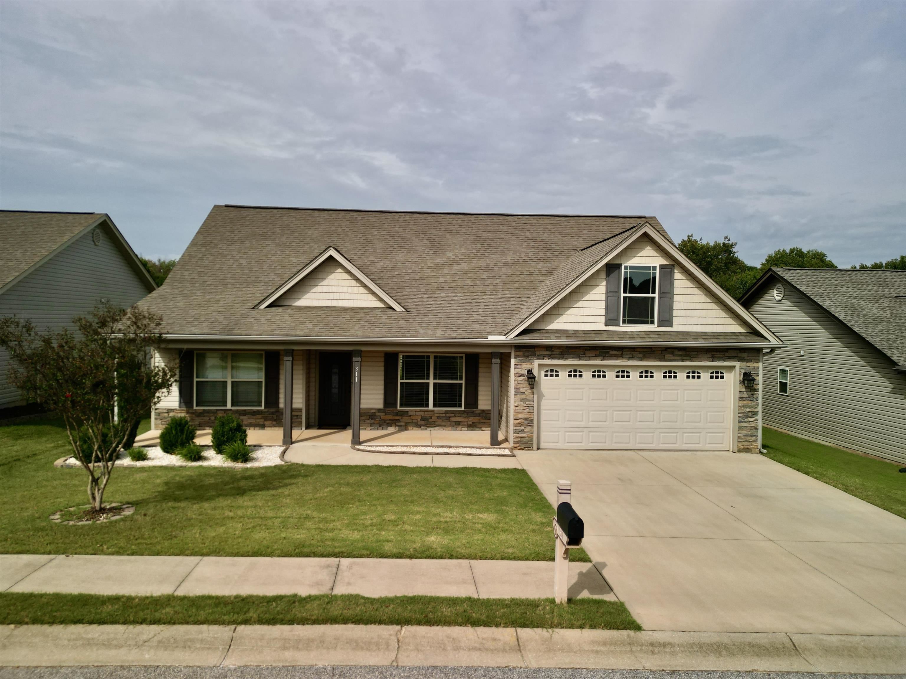 311 Hayfield Ct Property Photo