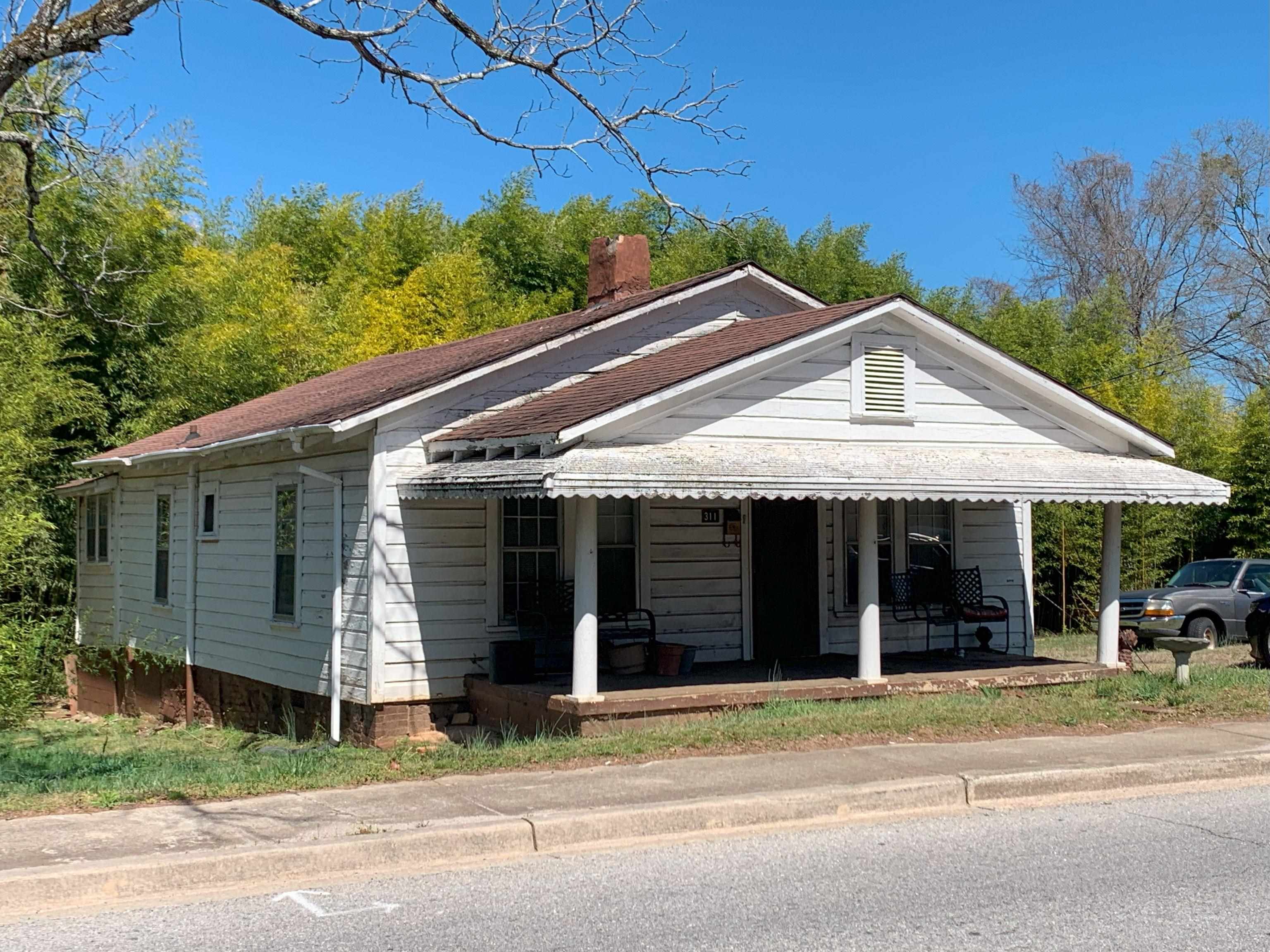 311 Arthur Boulevard Property Photo