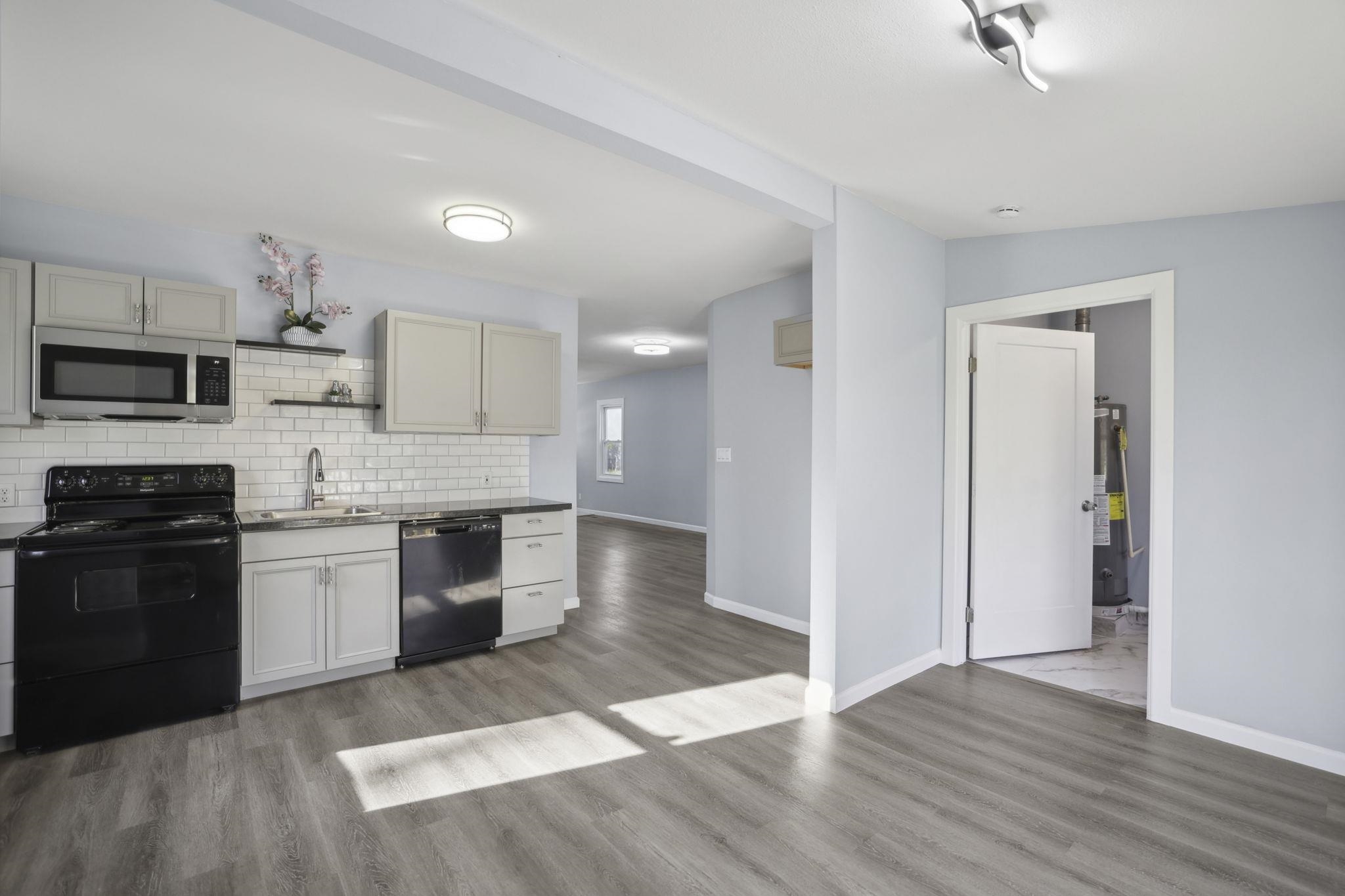 222 Poplar Street Property Photo 4