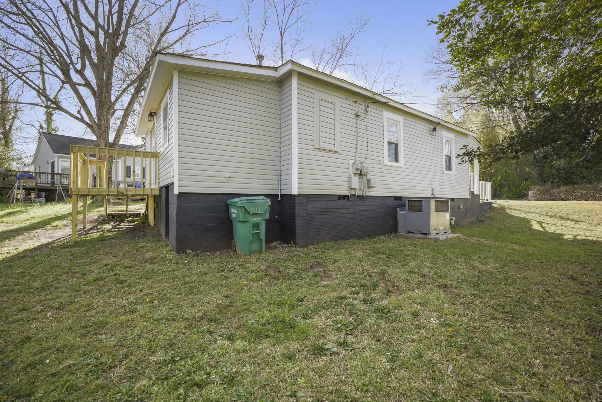 222 Poplar Street Property Photo 24