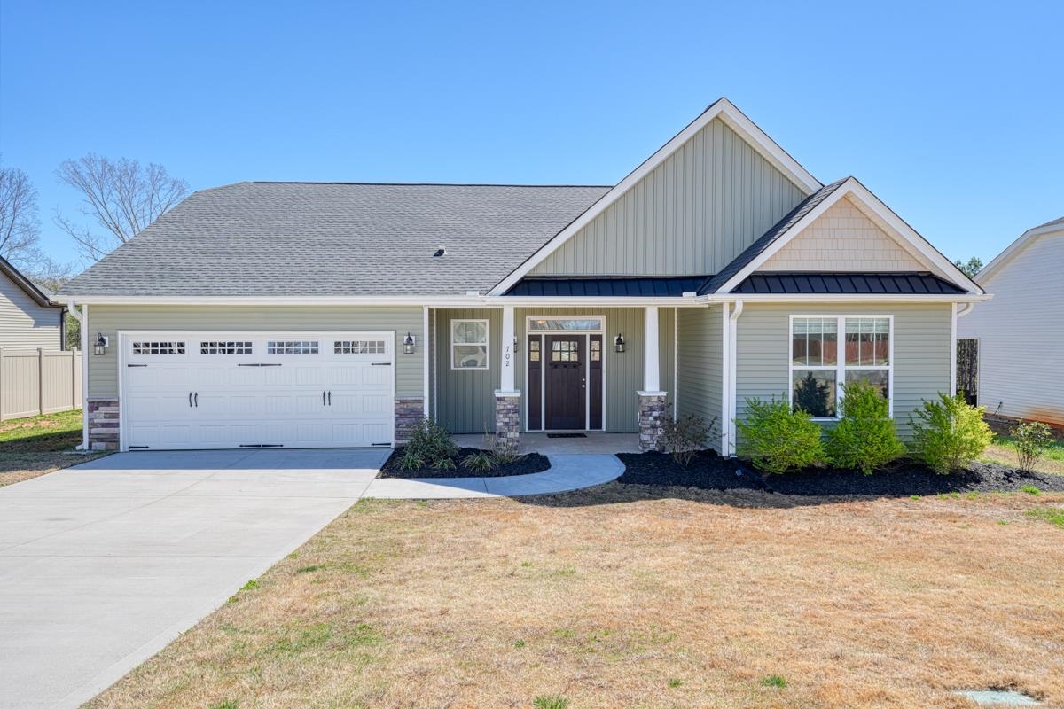 702 E Osprey Lane Property Photo