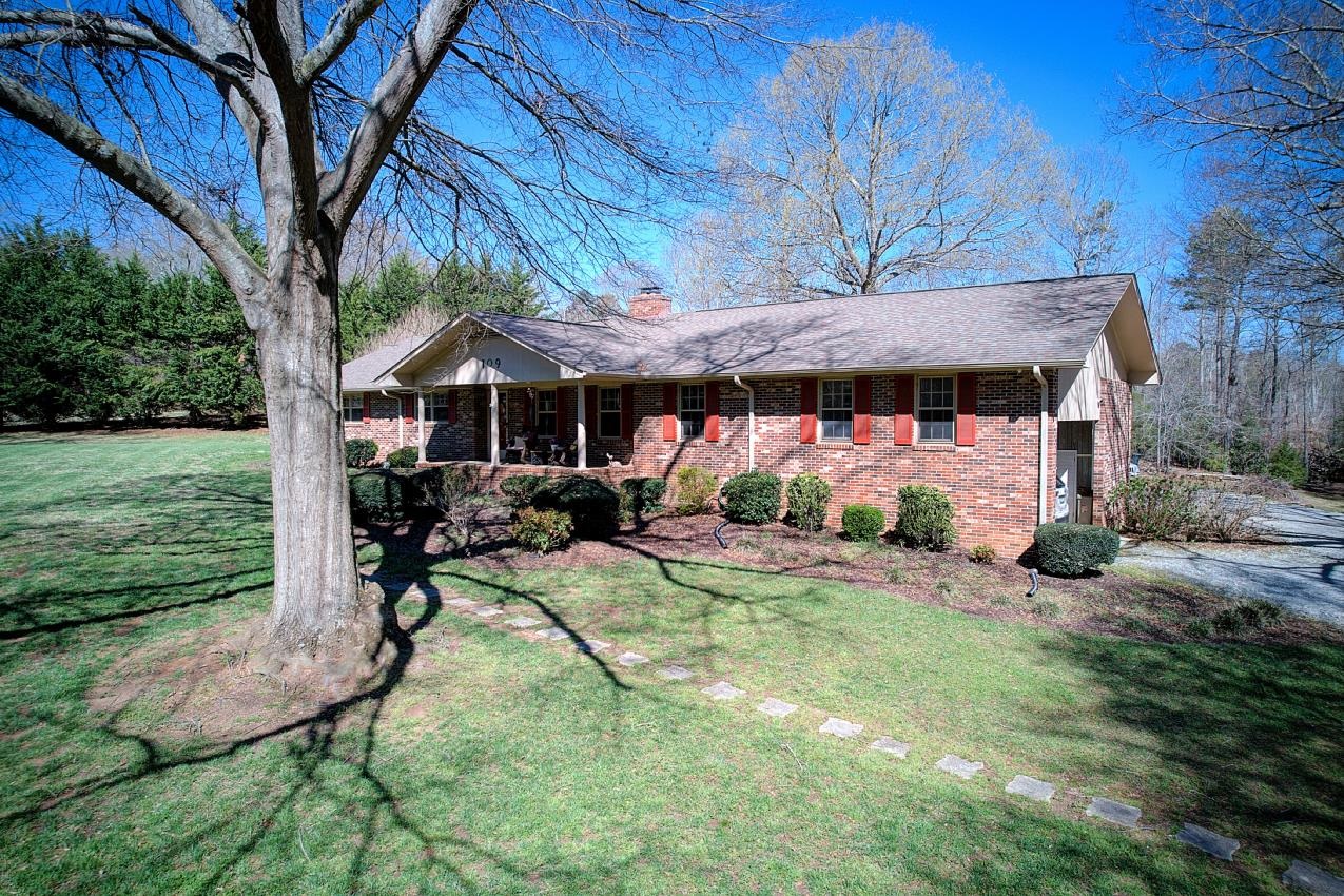 109 Cooper Drive Property Photo 1