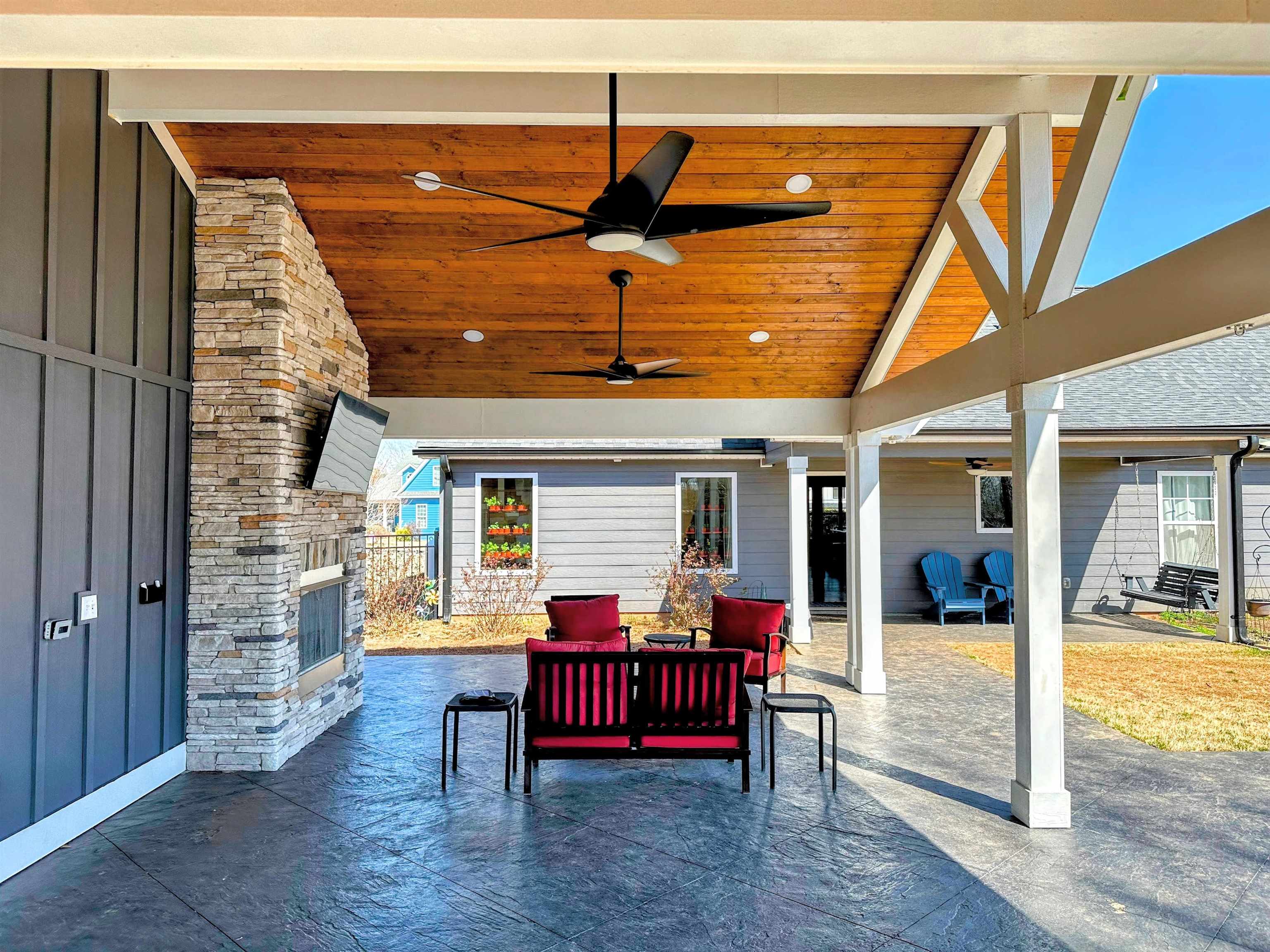 207 Aqua Cove Court Property Photo 5