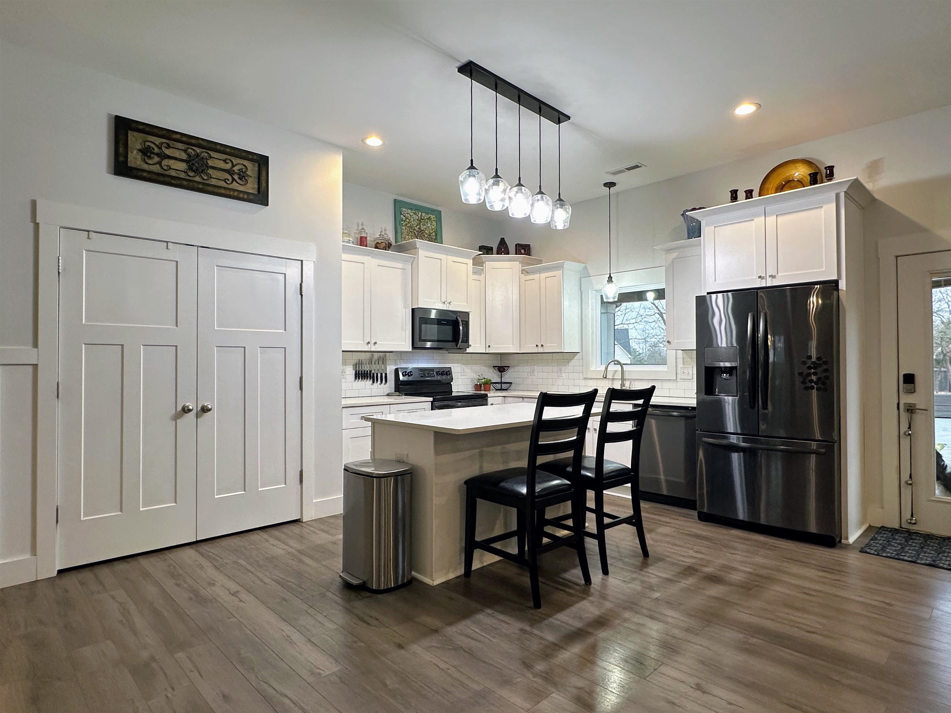 207 Aqua Cove Court Property Photo 8