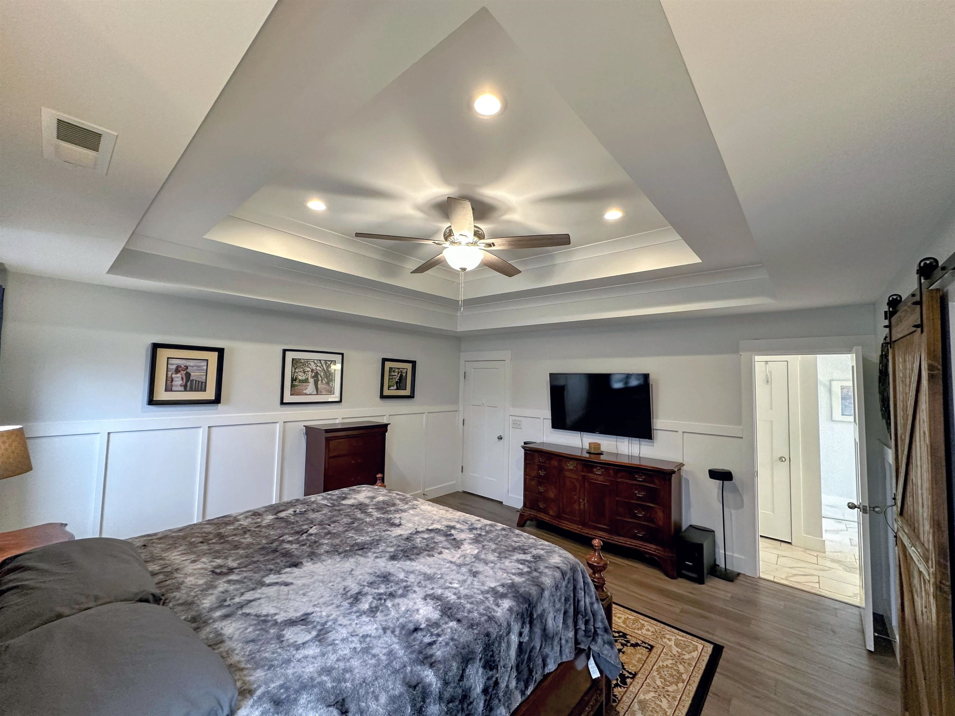 207 Aqua Cove Court Property Photo 14