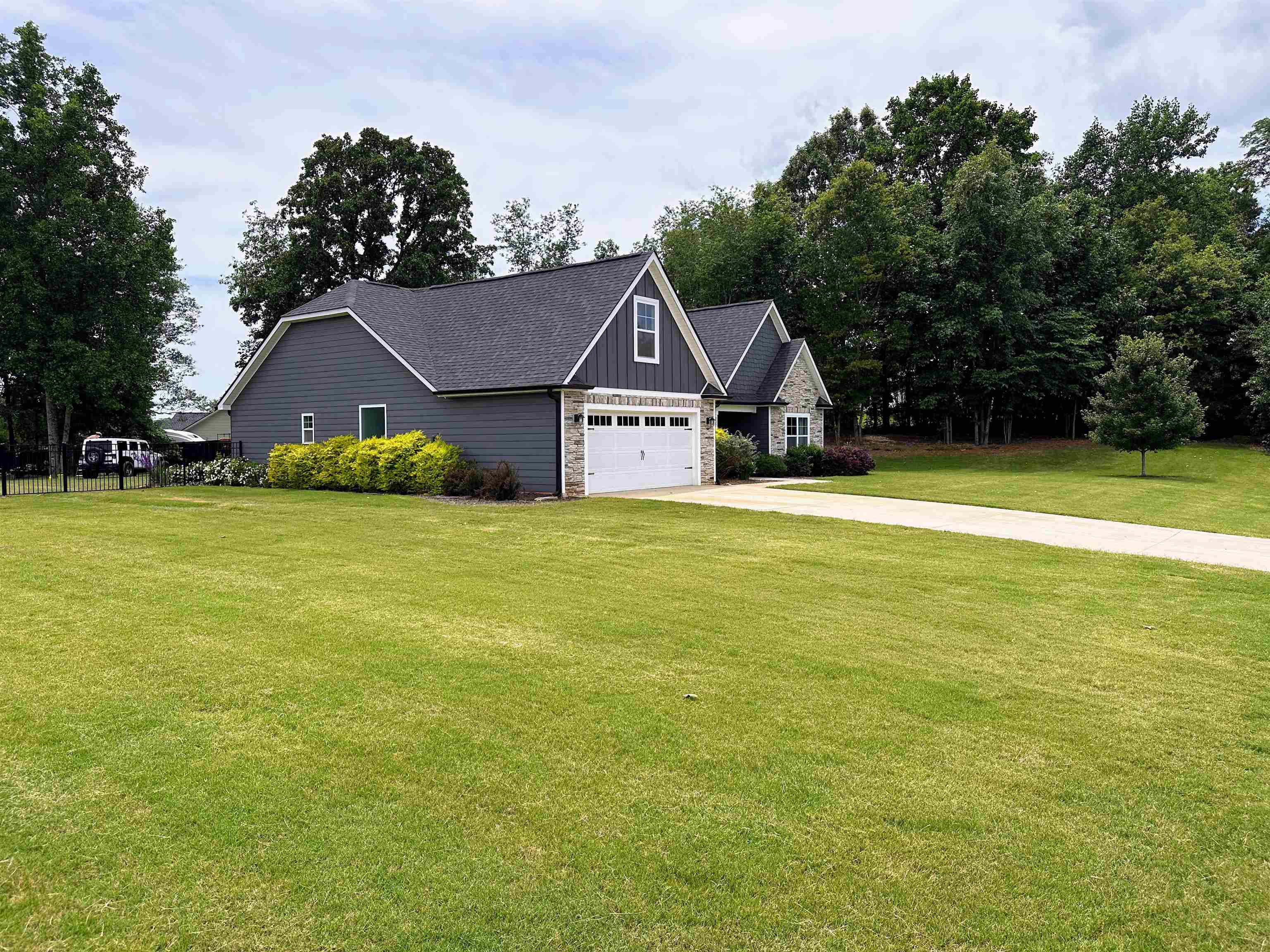 207 Aqua Cove Court Property Photo 27