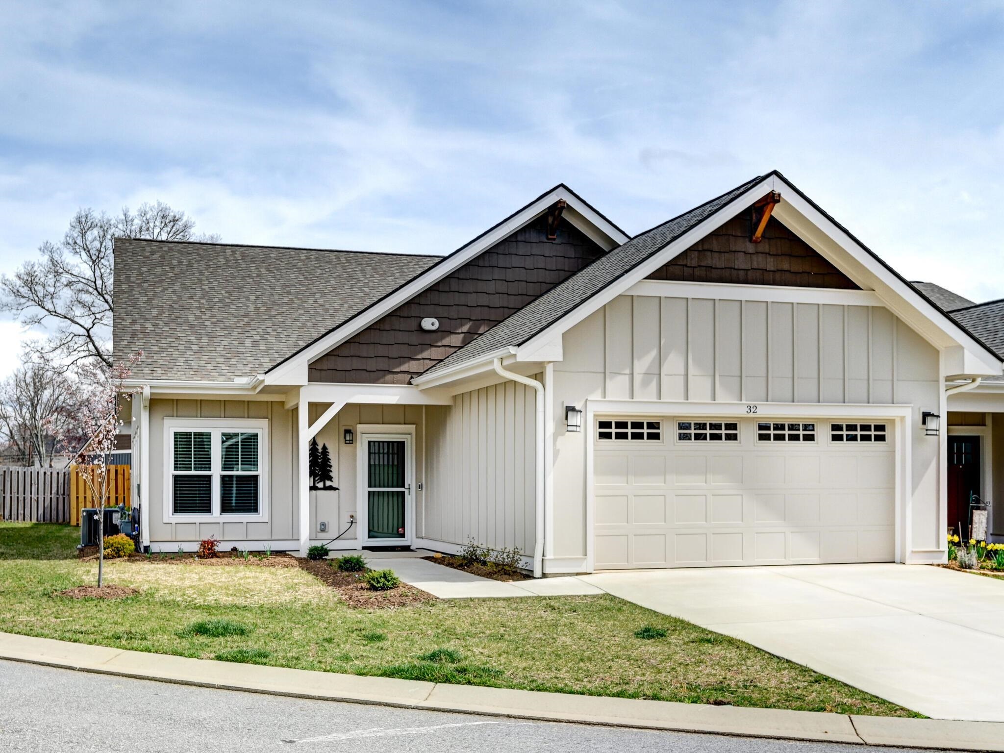 32 Cozy Cottage Way Property Photo 1
