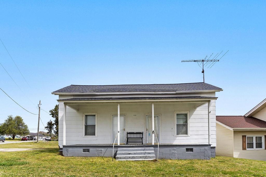 1326 Main Street Property Photo