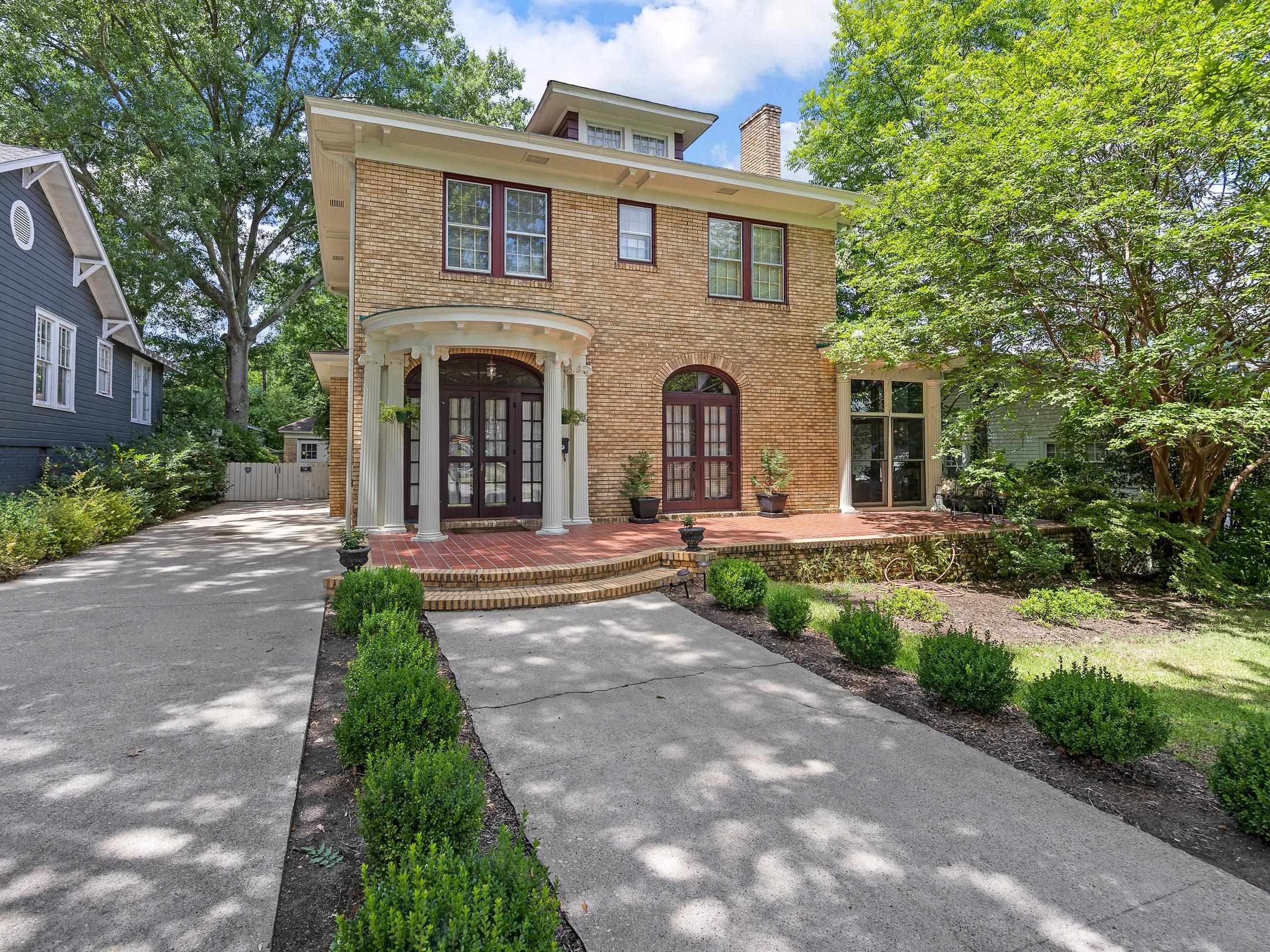 242 Connecticut Ave Property Photo 1