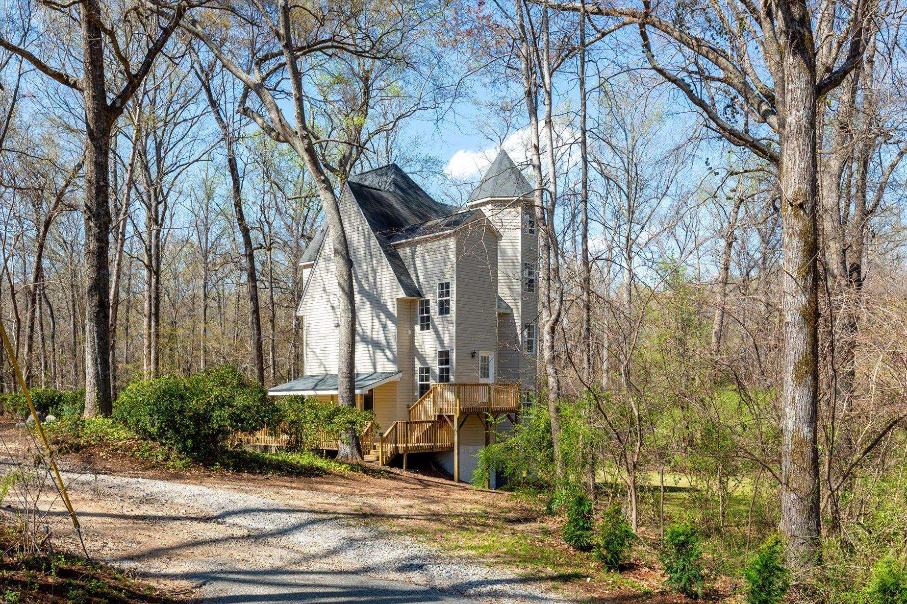 216 Ashmore Road Property Photo