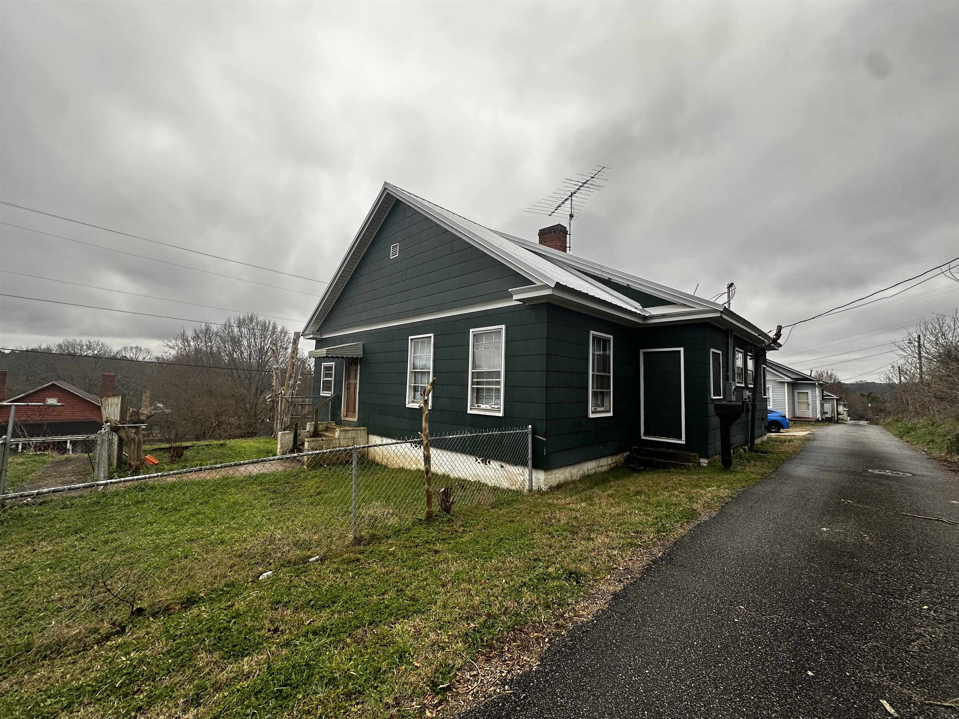 251 Green Street Street Property Photo