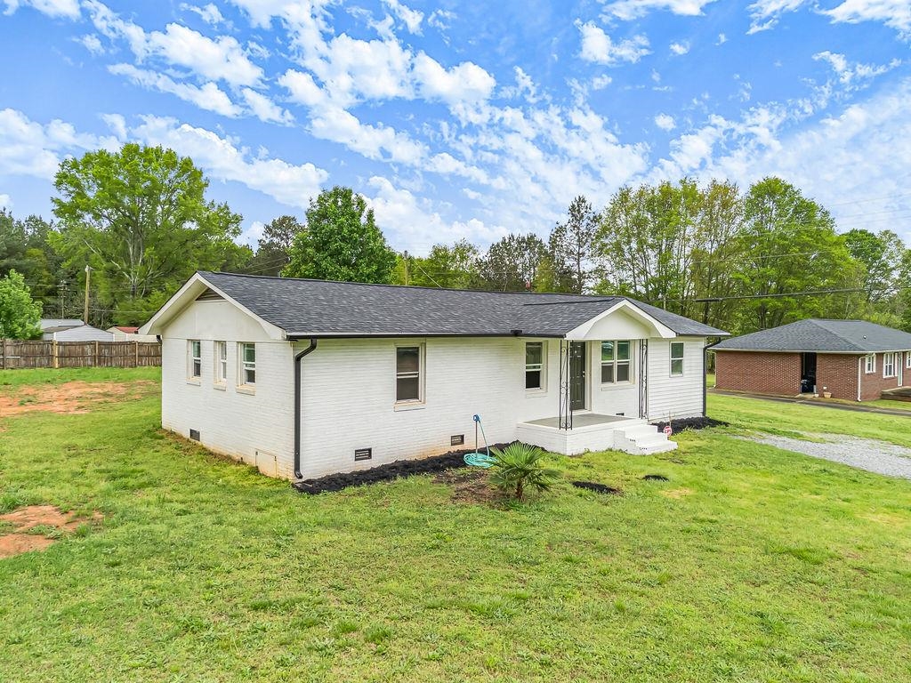 116 Ashley Drive Property Photo