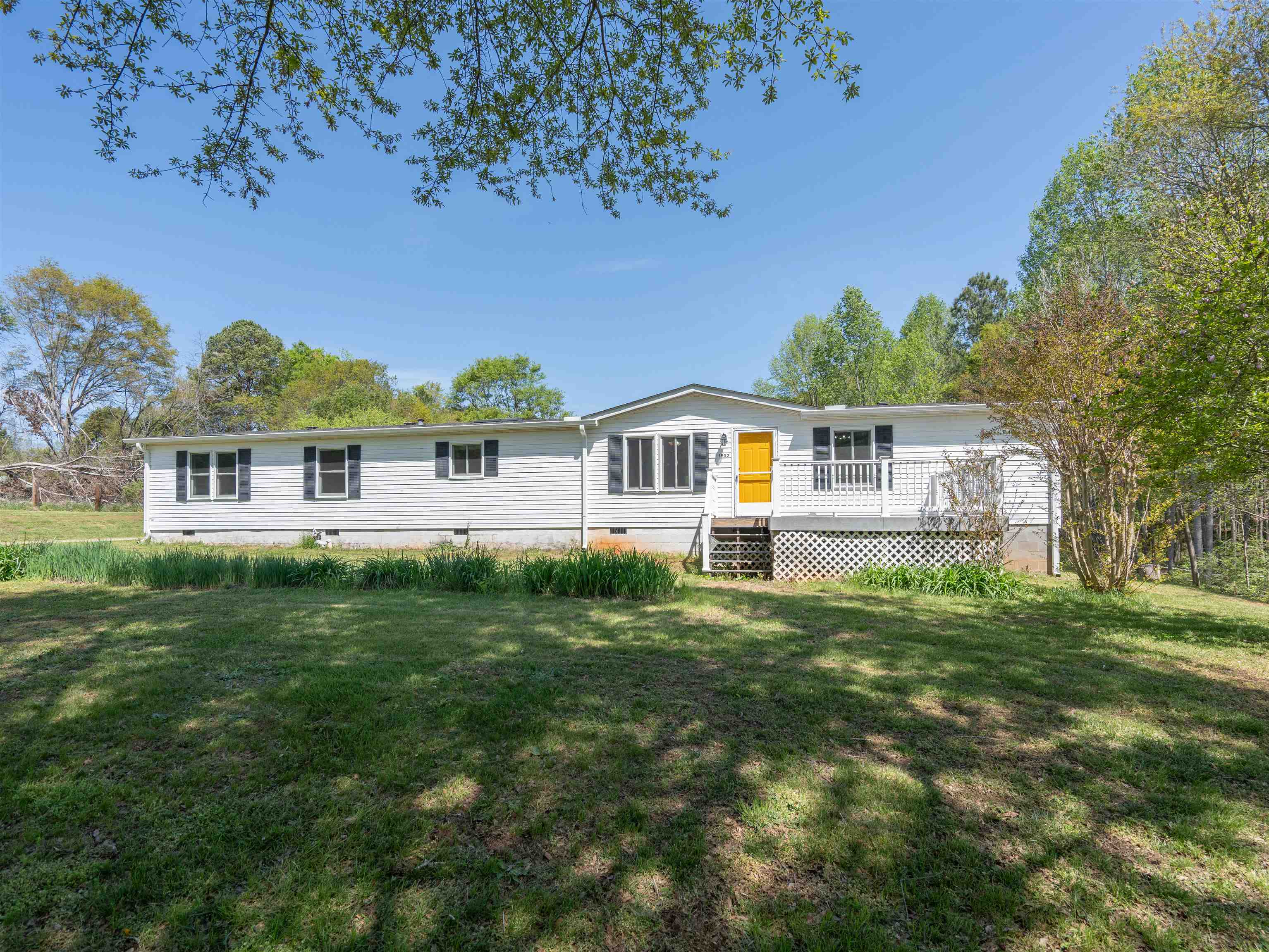 1902 Fairfield Road Property Photo