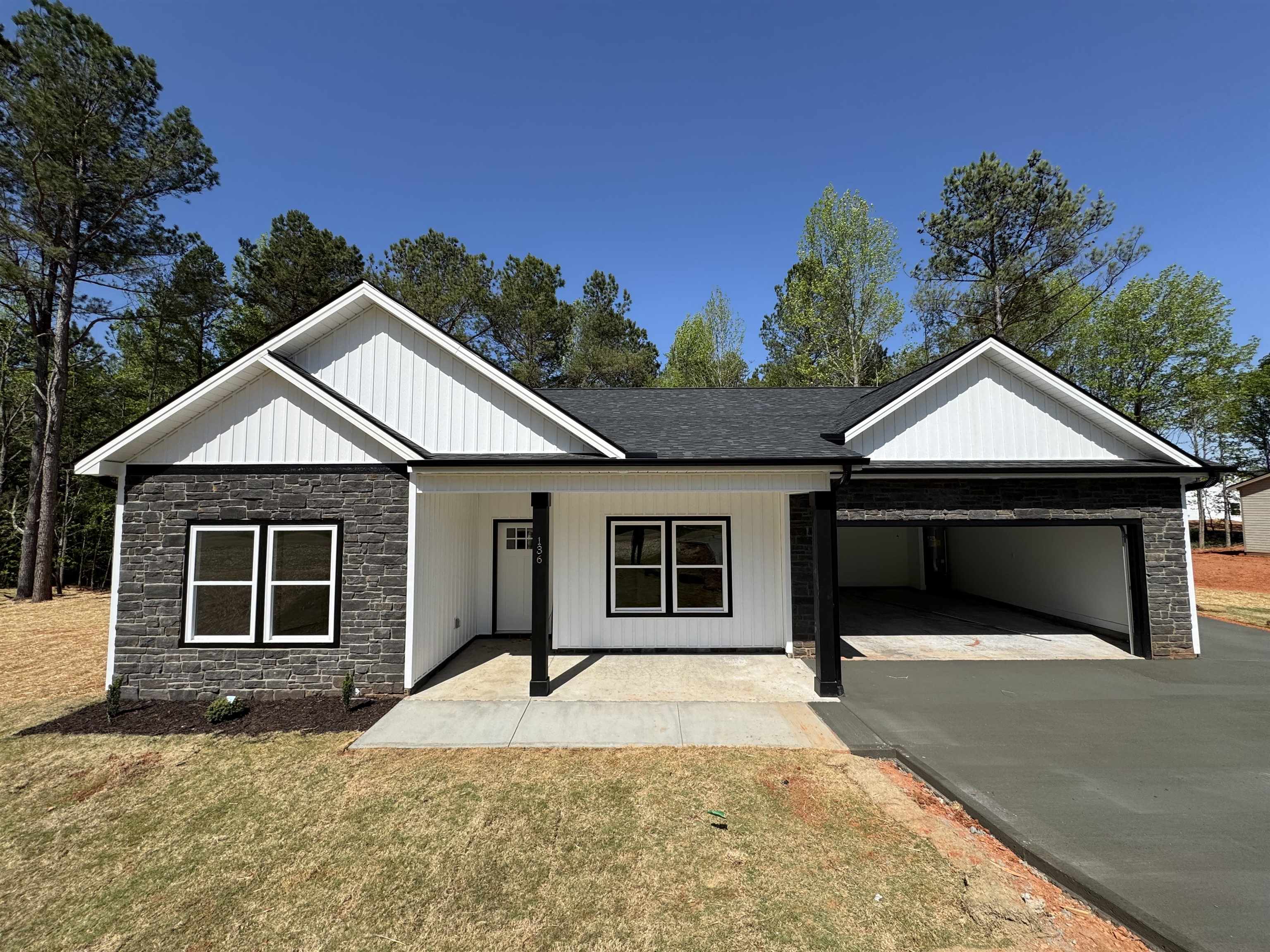 136 Susans Road Property Photo