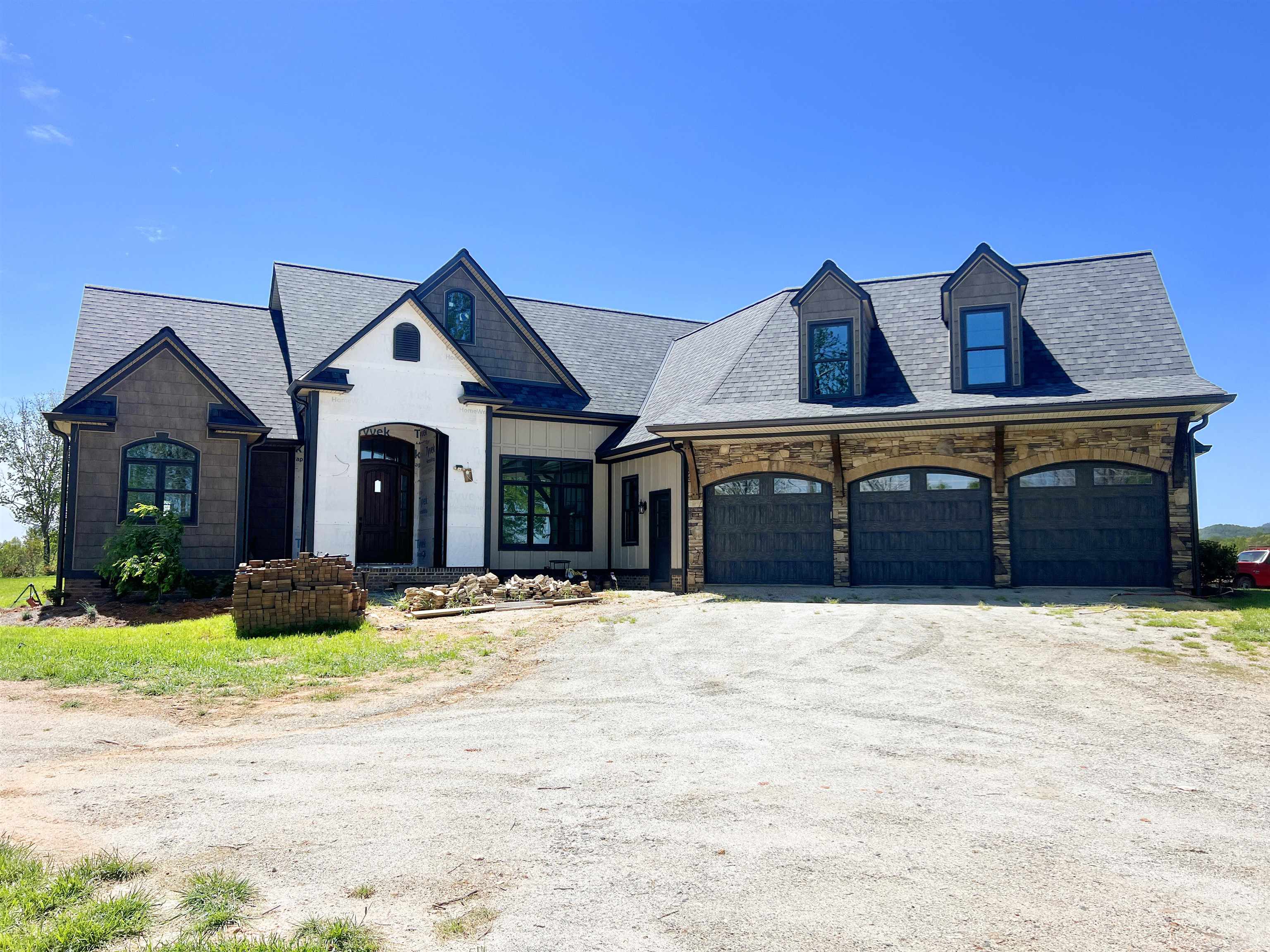 101 Moccasin Way Property Photo
