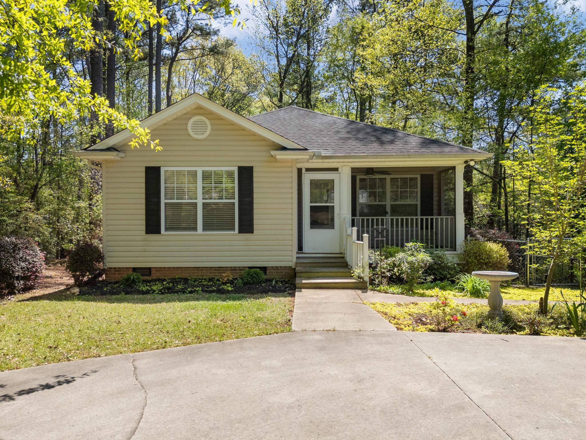 250 E Roland Street Property Photo