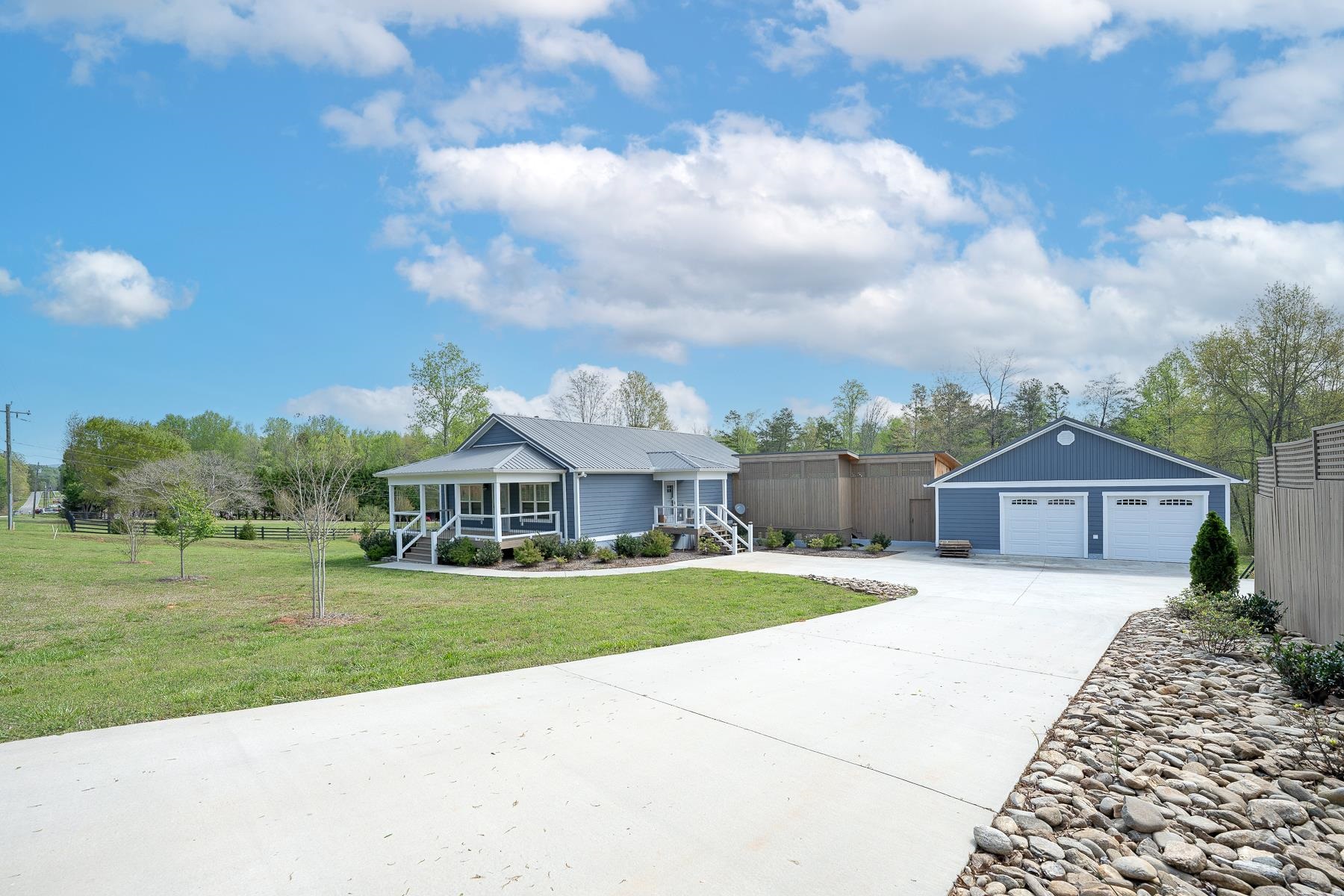 1122 Midway Road Property Photo