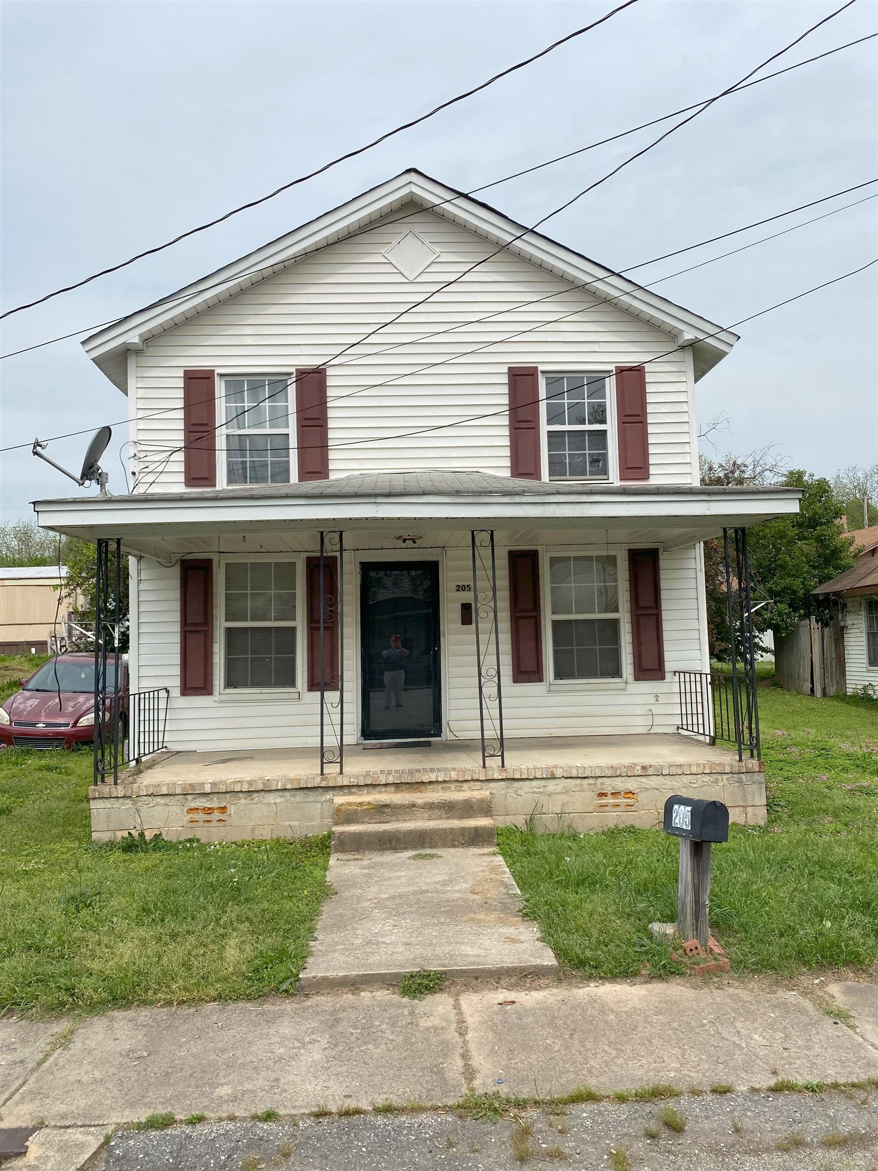 205 Hicks Street Property Photo