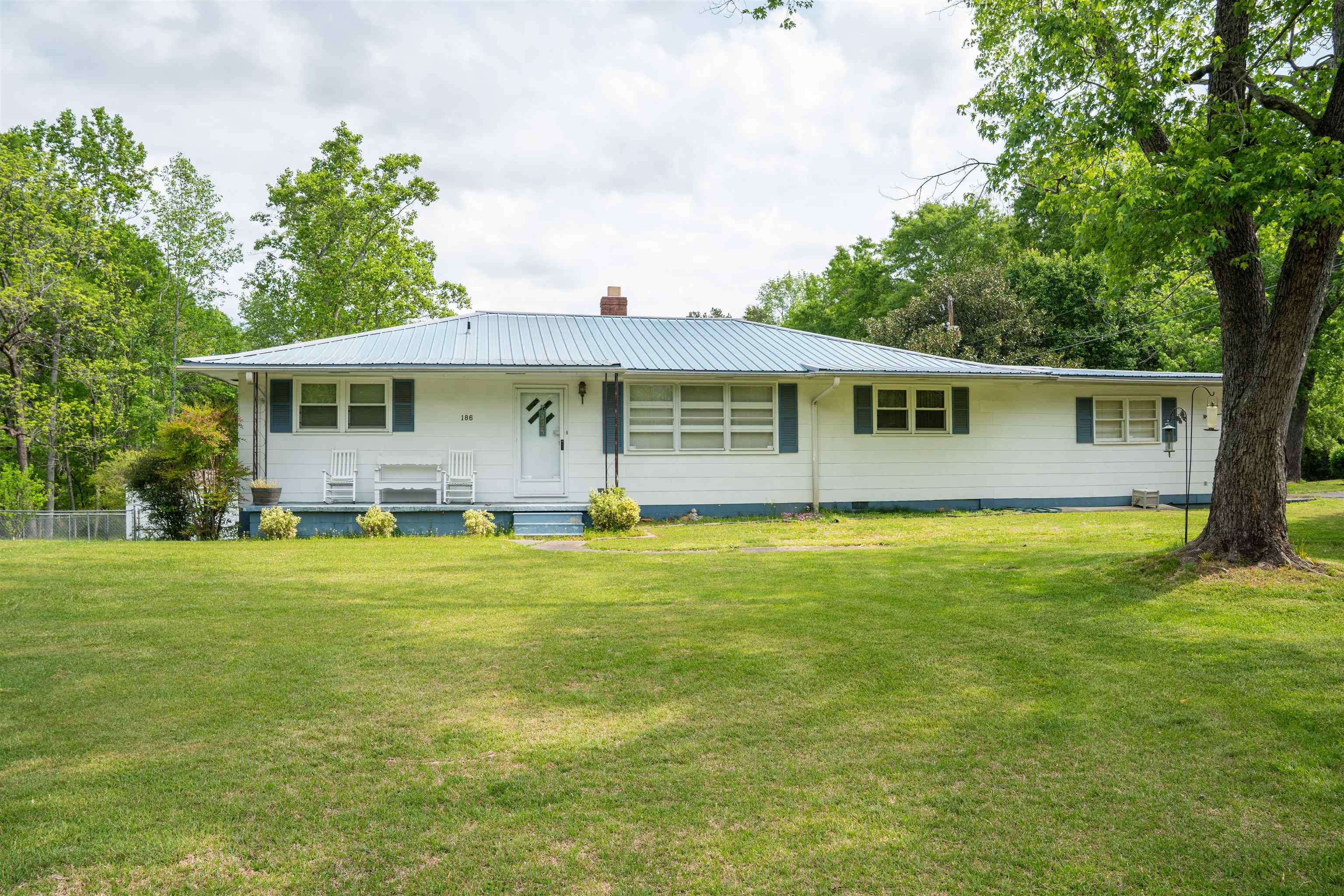 186 Washington Road Property Photo