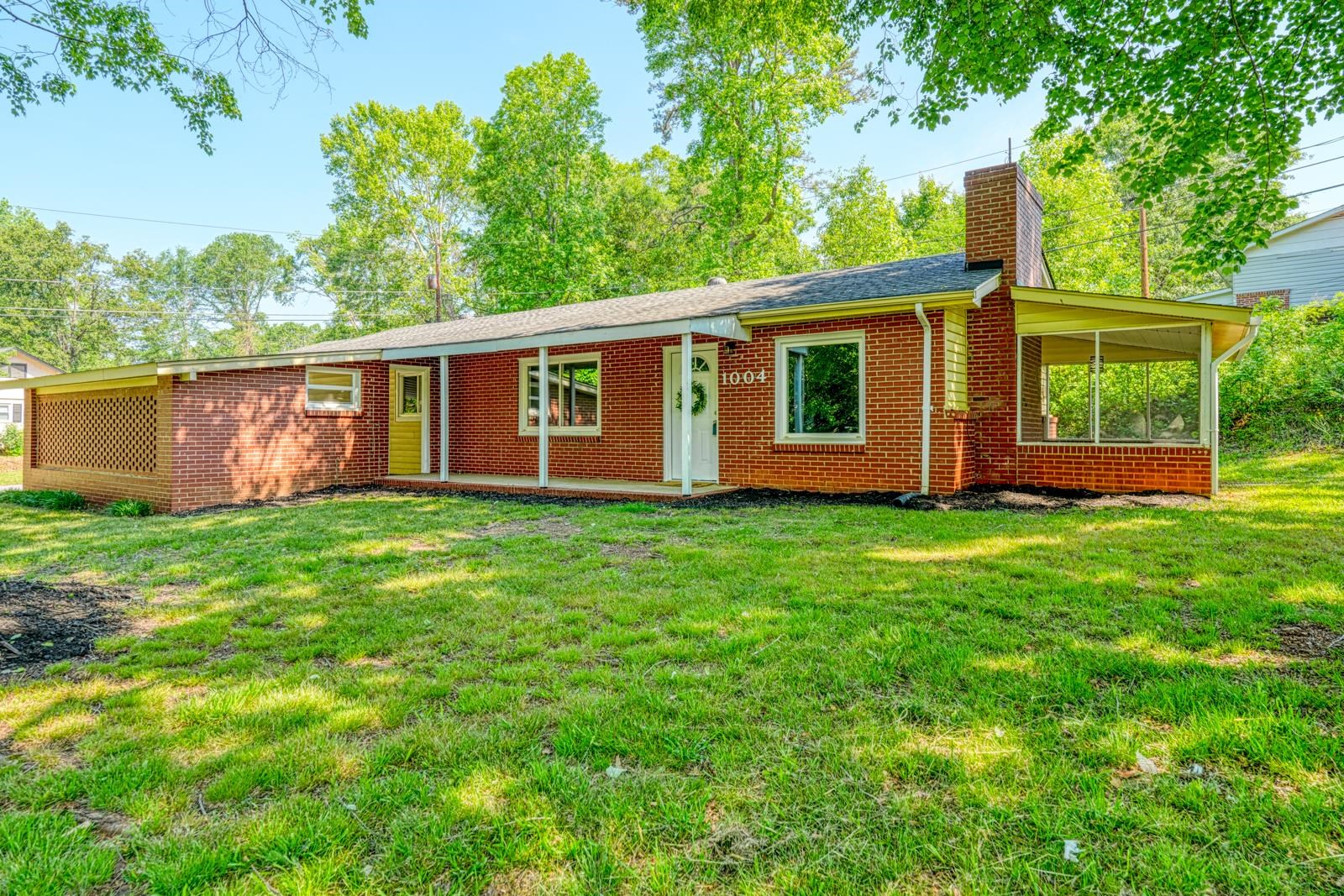 1004 Blanton Place Property Photo 3