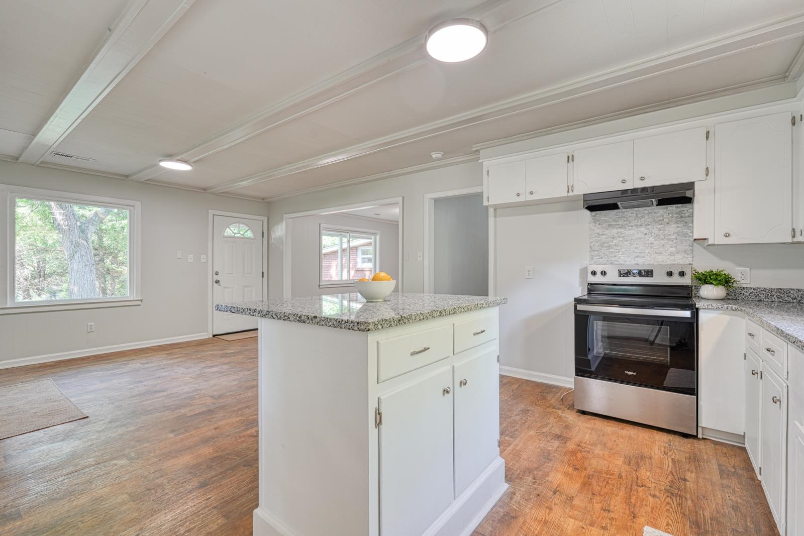 1004 Blanton Place Property Photo 10