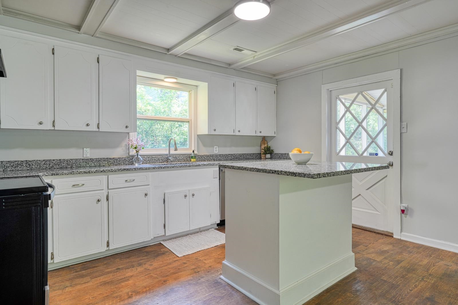 1004 Blanton Place Property Photo 11