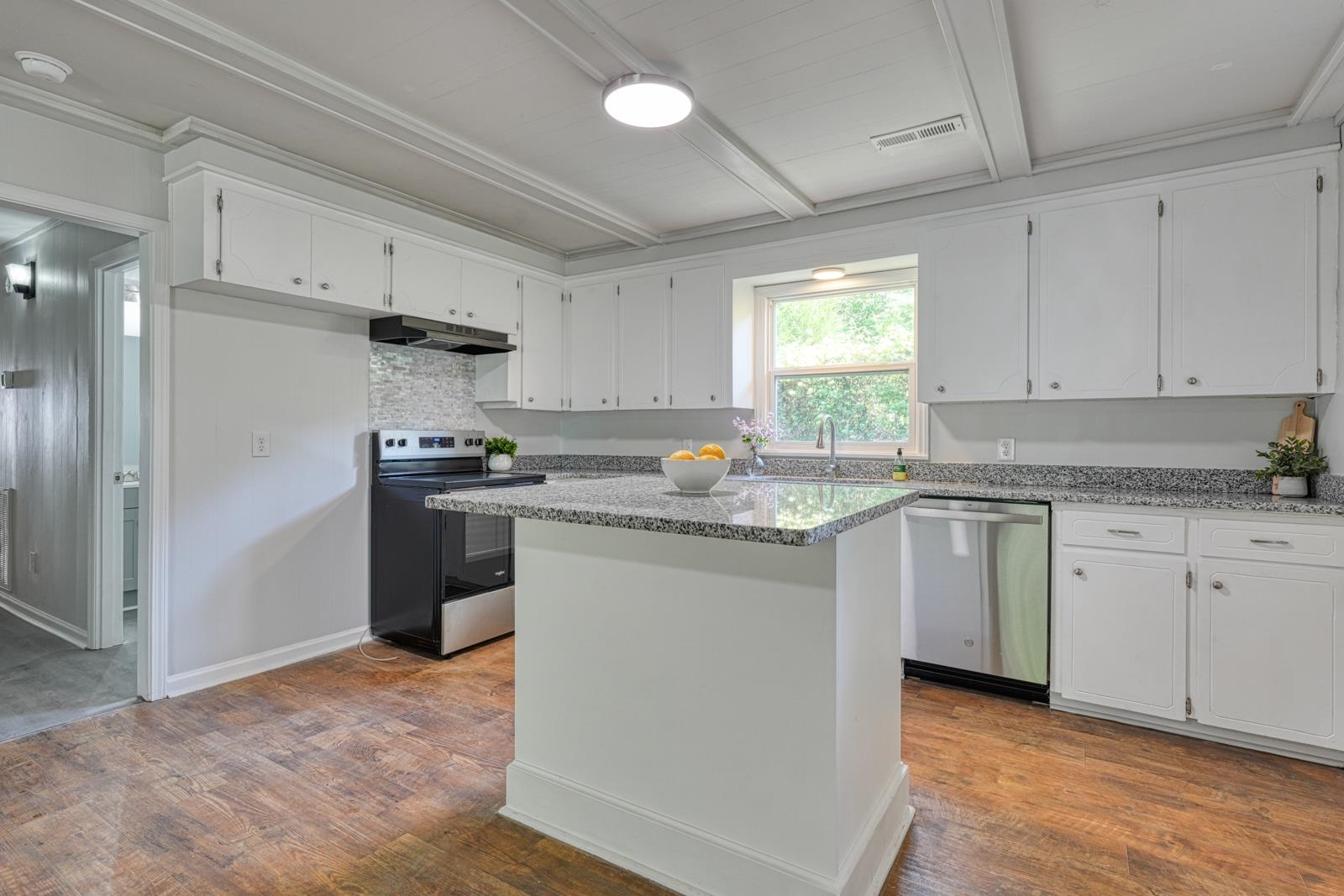 1004 Blanton Place Property Photo 13