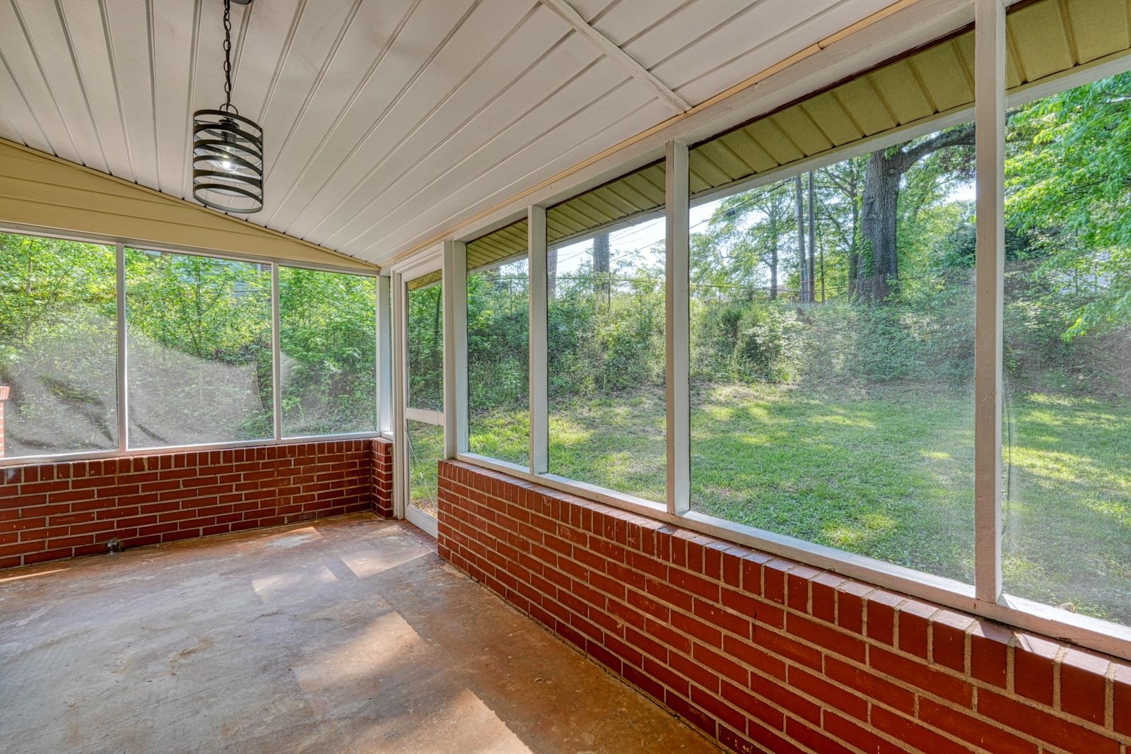 1004 Blanton Place Property Photo 29
