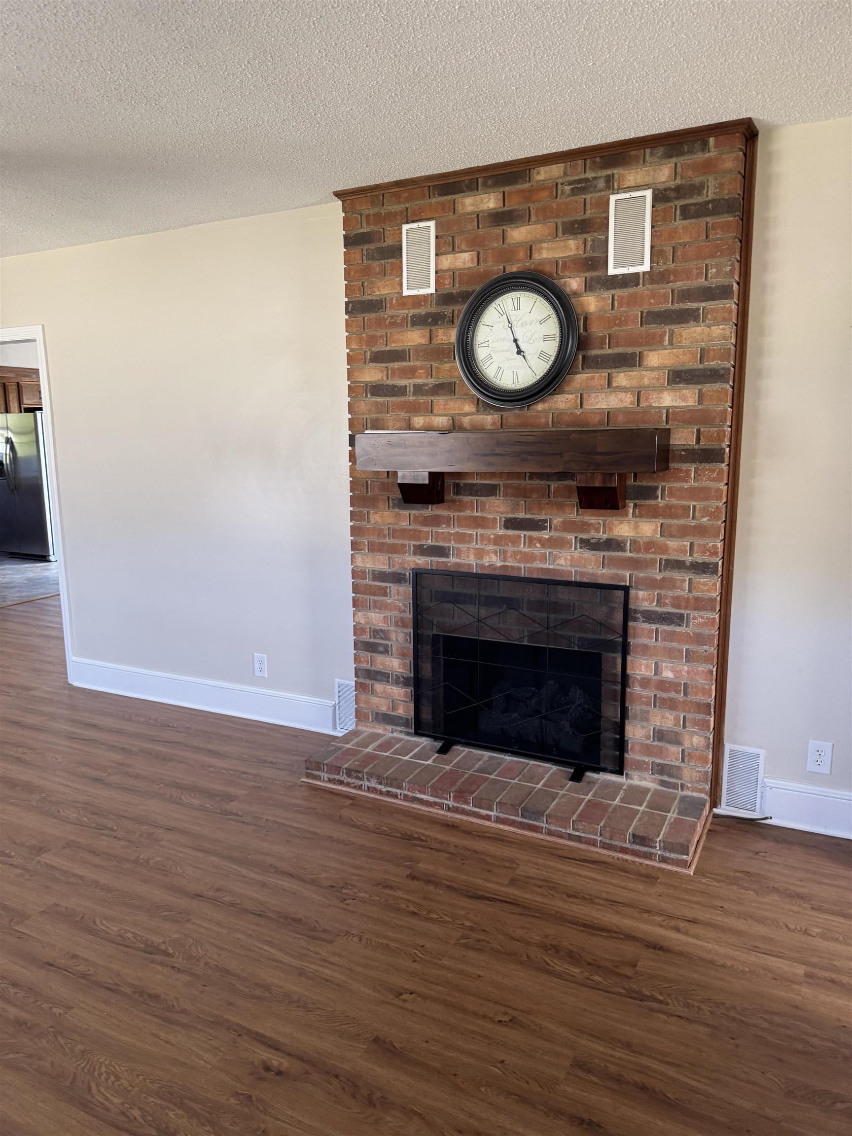 3013 Country Club Road Property Photo 2
