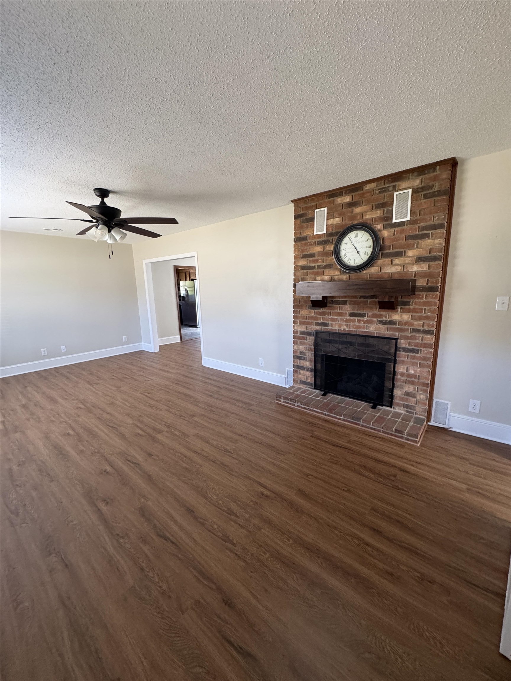3013 Country Club Road Property Photo 3