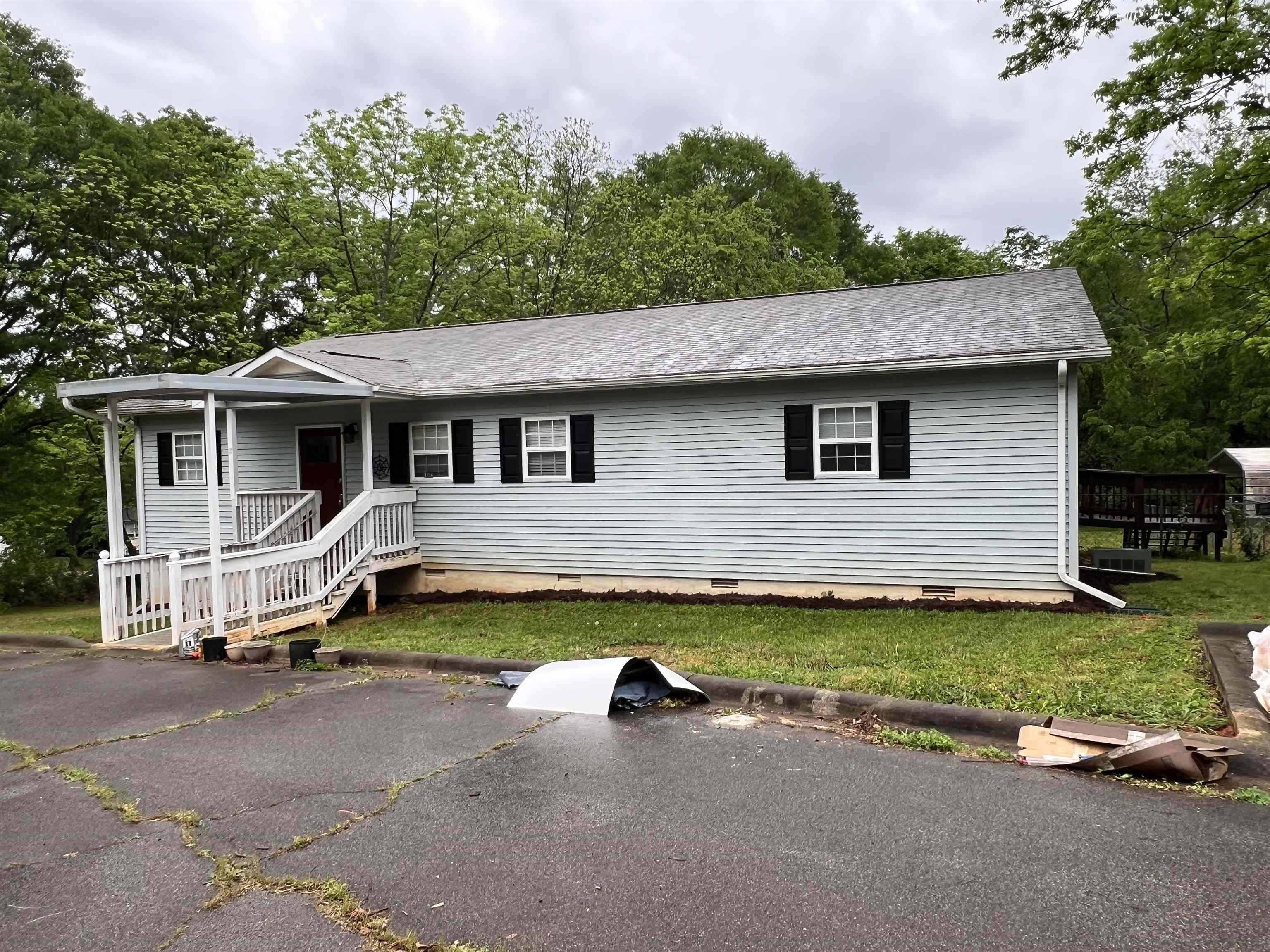 104 E Clairborne Street Property Photo 1