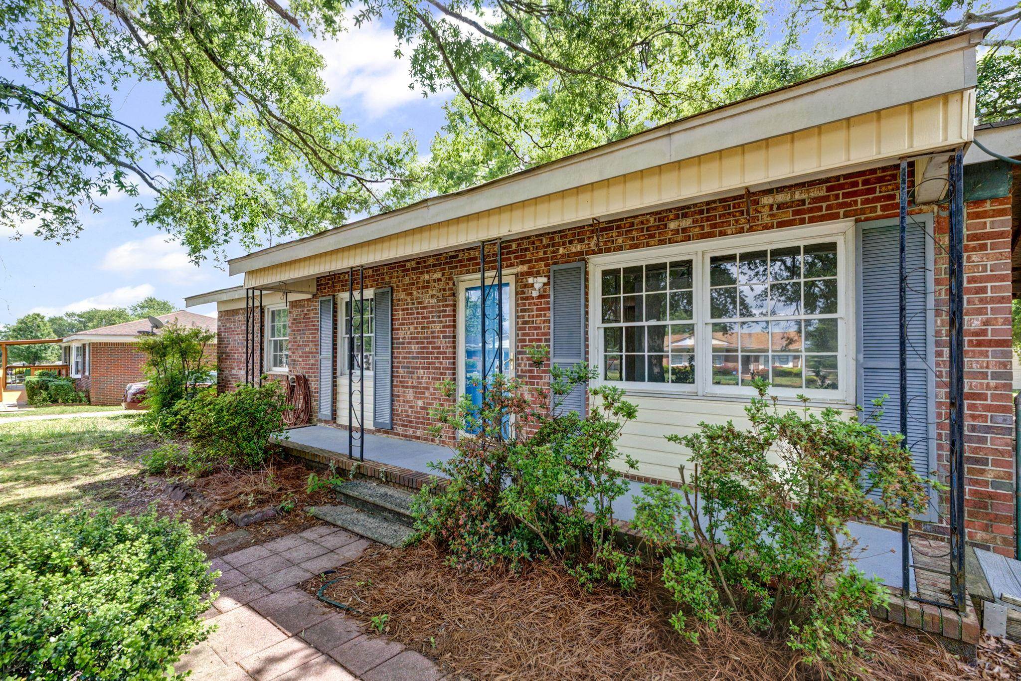 111 Linville Drive Property Photo 3