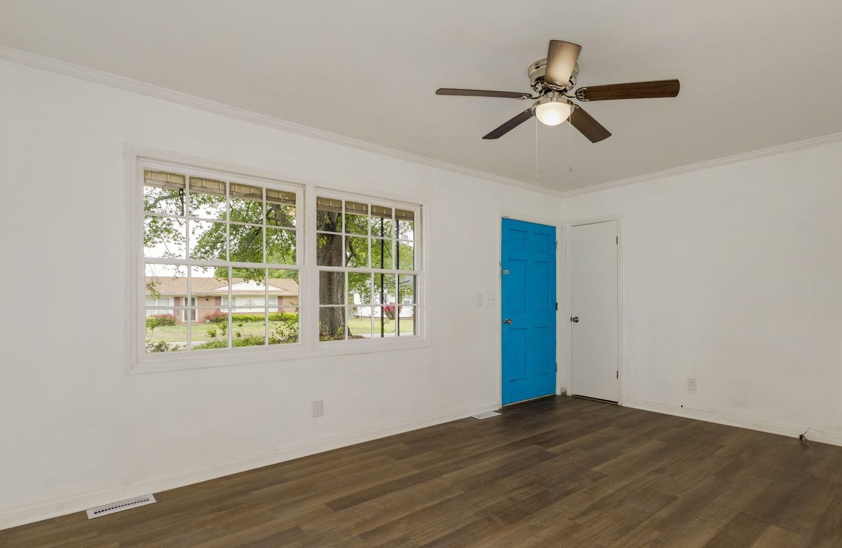 111 Linville Drive Property Photo 4
