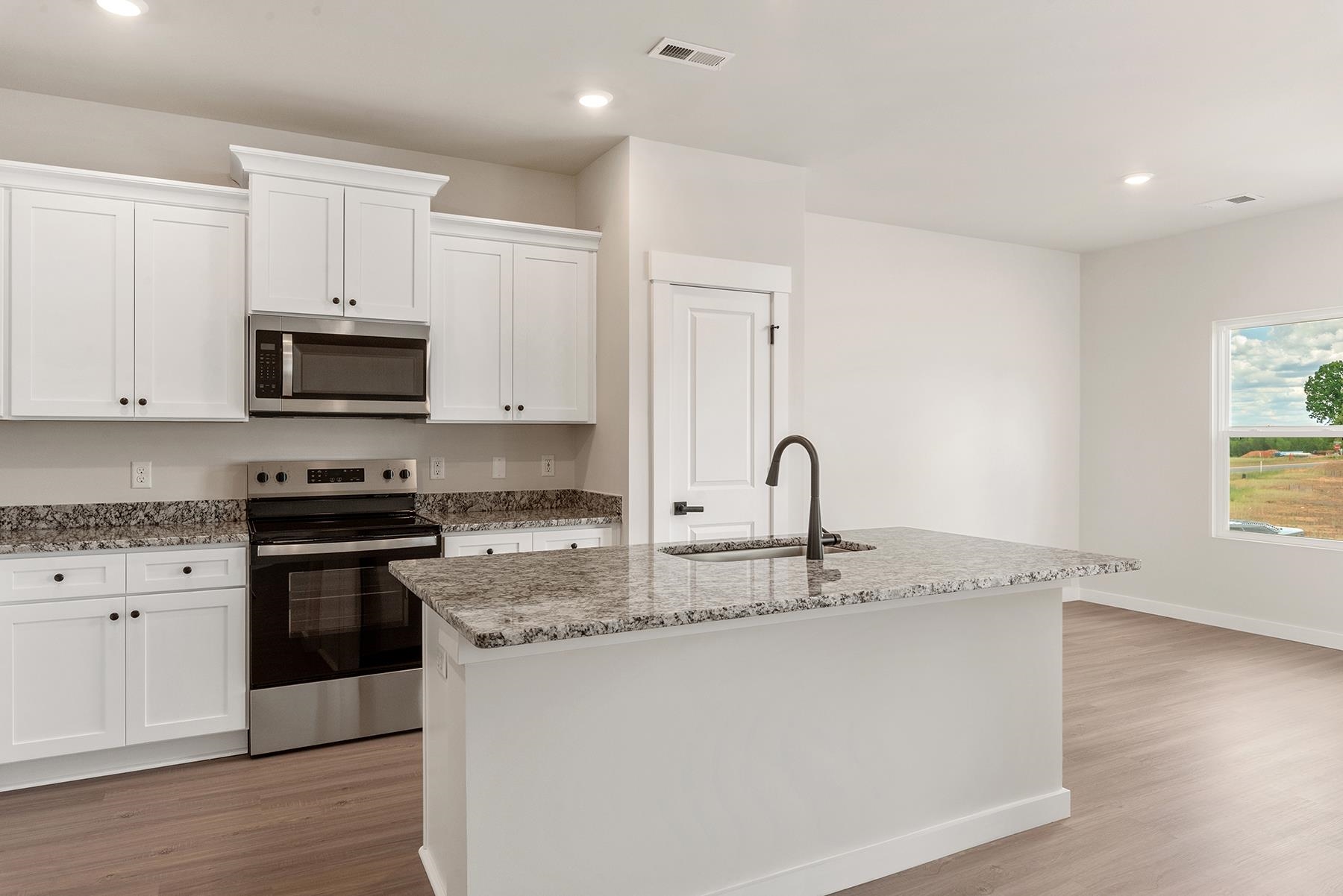 1208 Crested Iris Street Property Photo 3