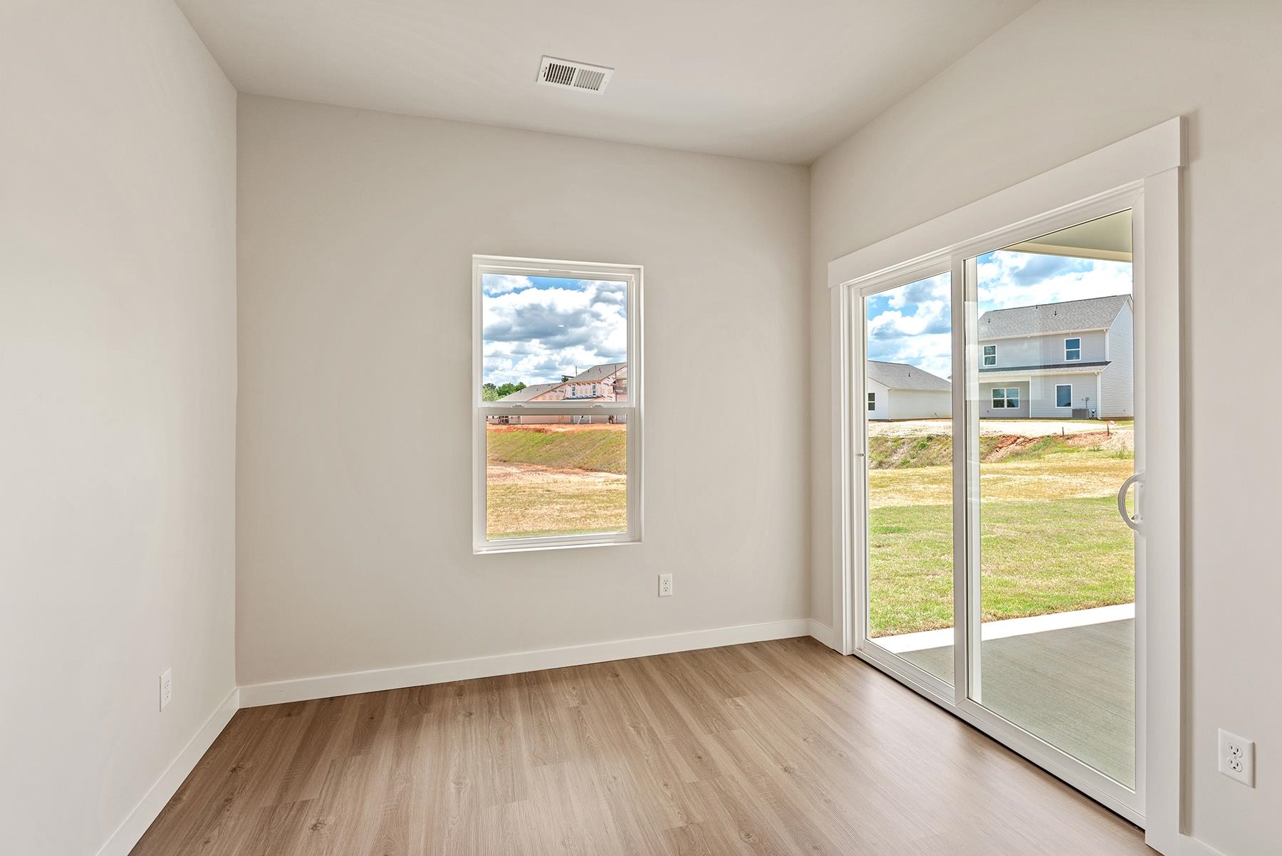1208 Crested Iris Street Property Photo 11