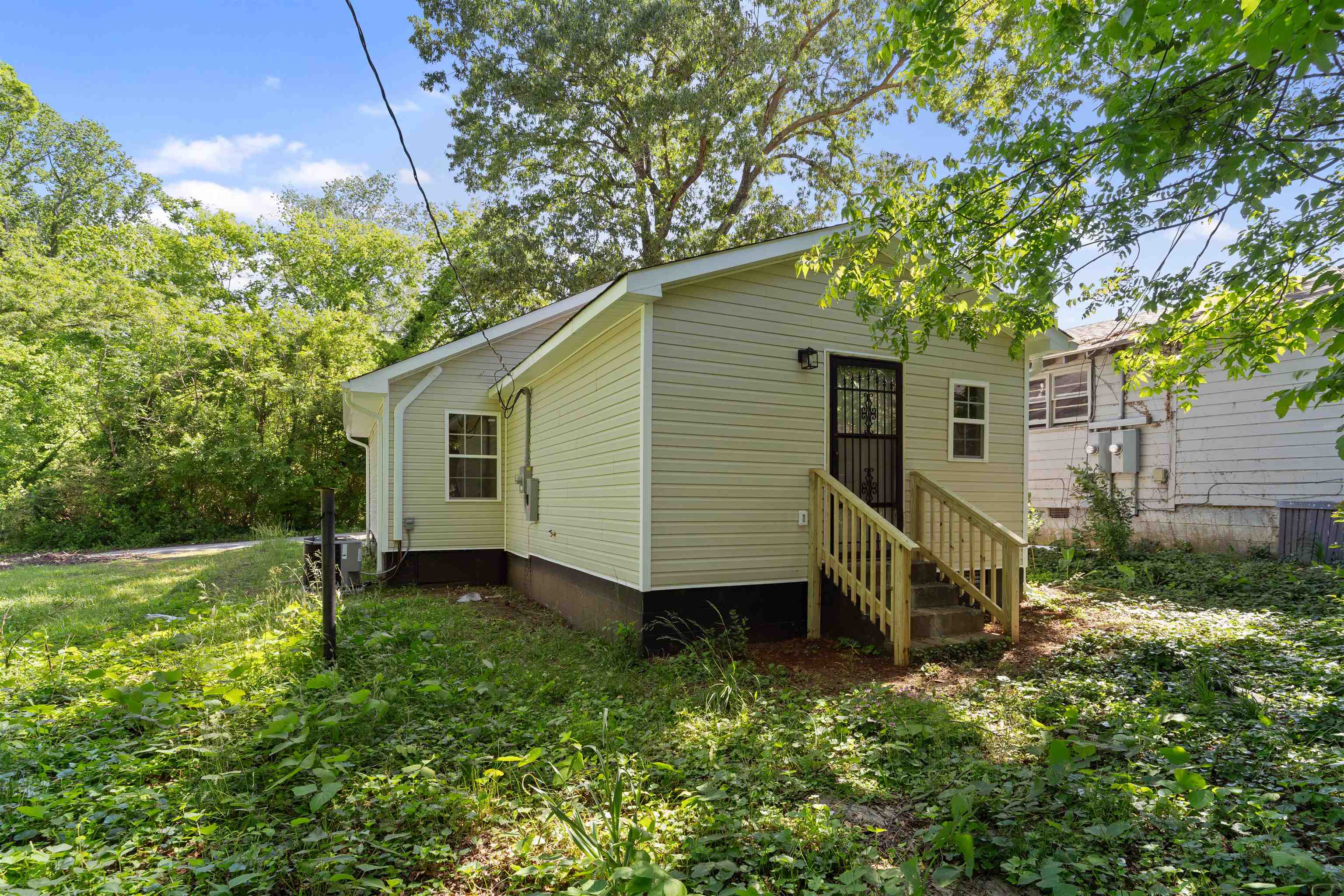 128 Owens Street Property Photo 2