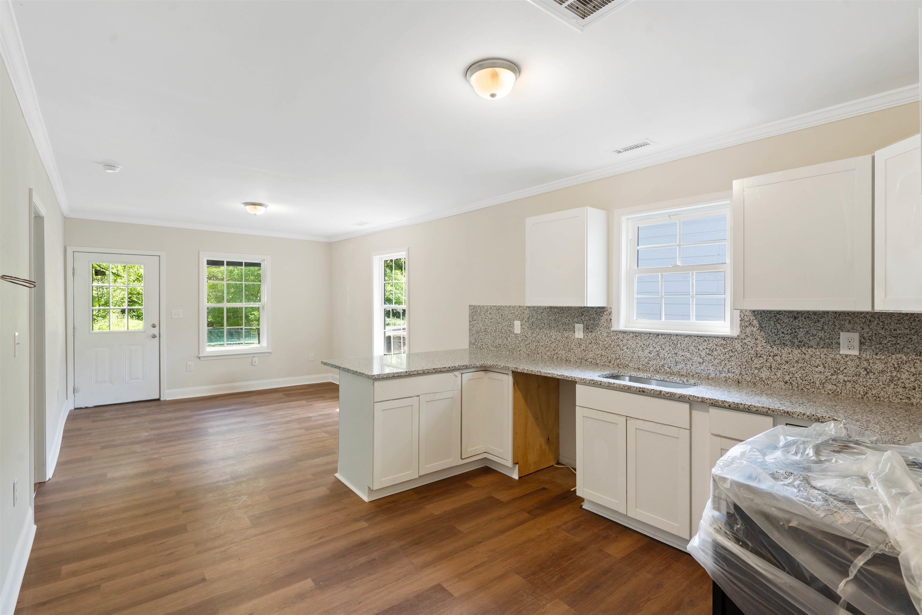 128 Owens Street Property Photo 7
