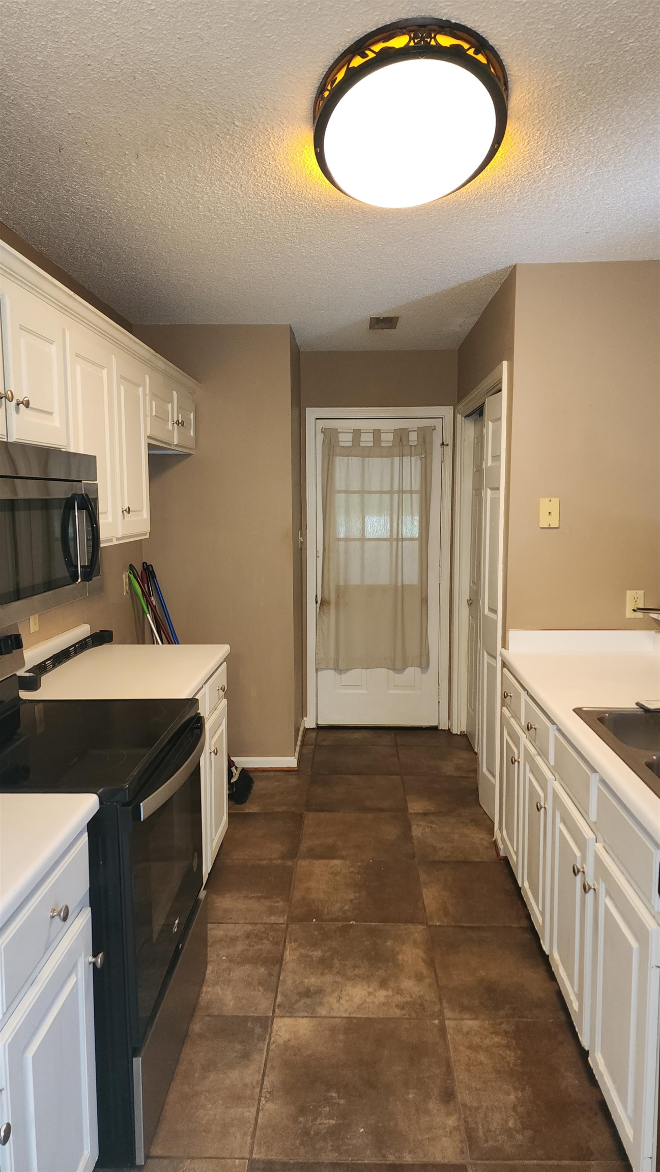 309 Worthington Circle Property Photo 8