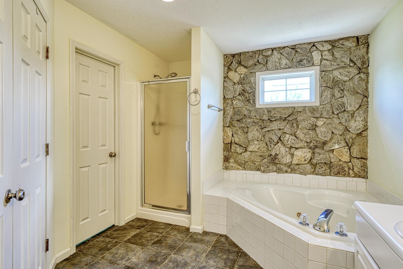 15 Arbours West Lane Property Photo 19