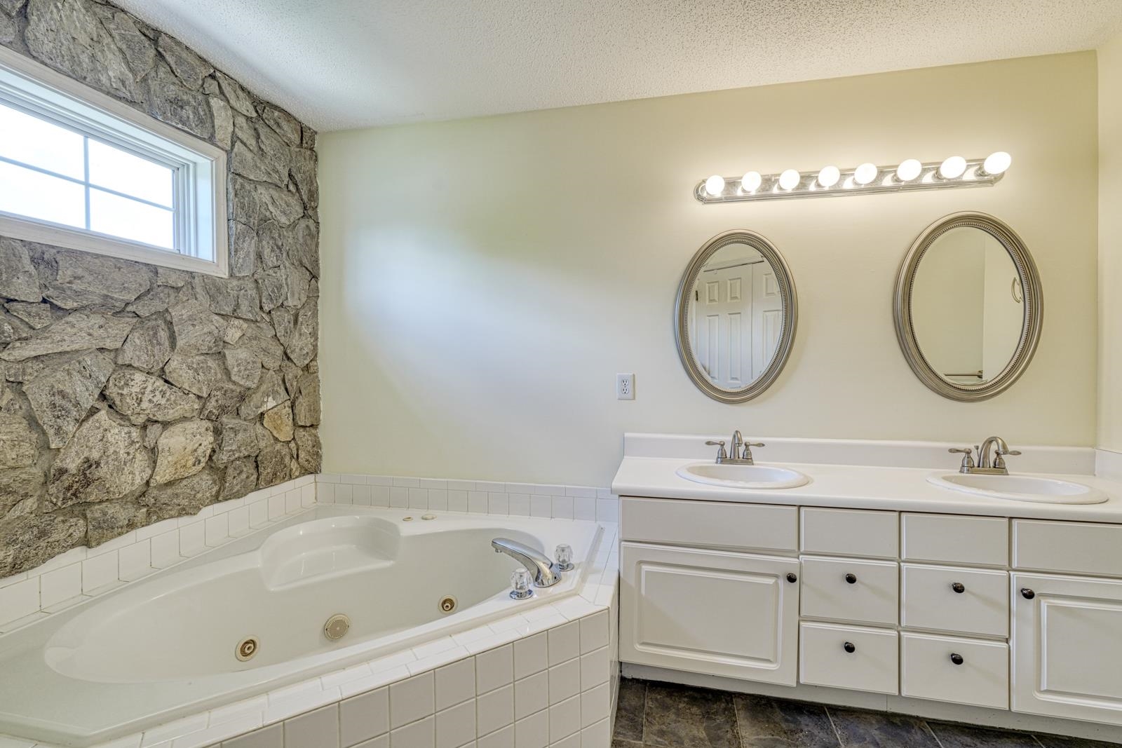 15 Arbours West Lane Property Photo 21