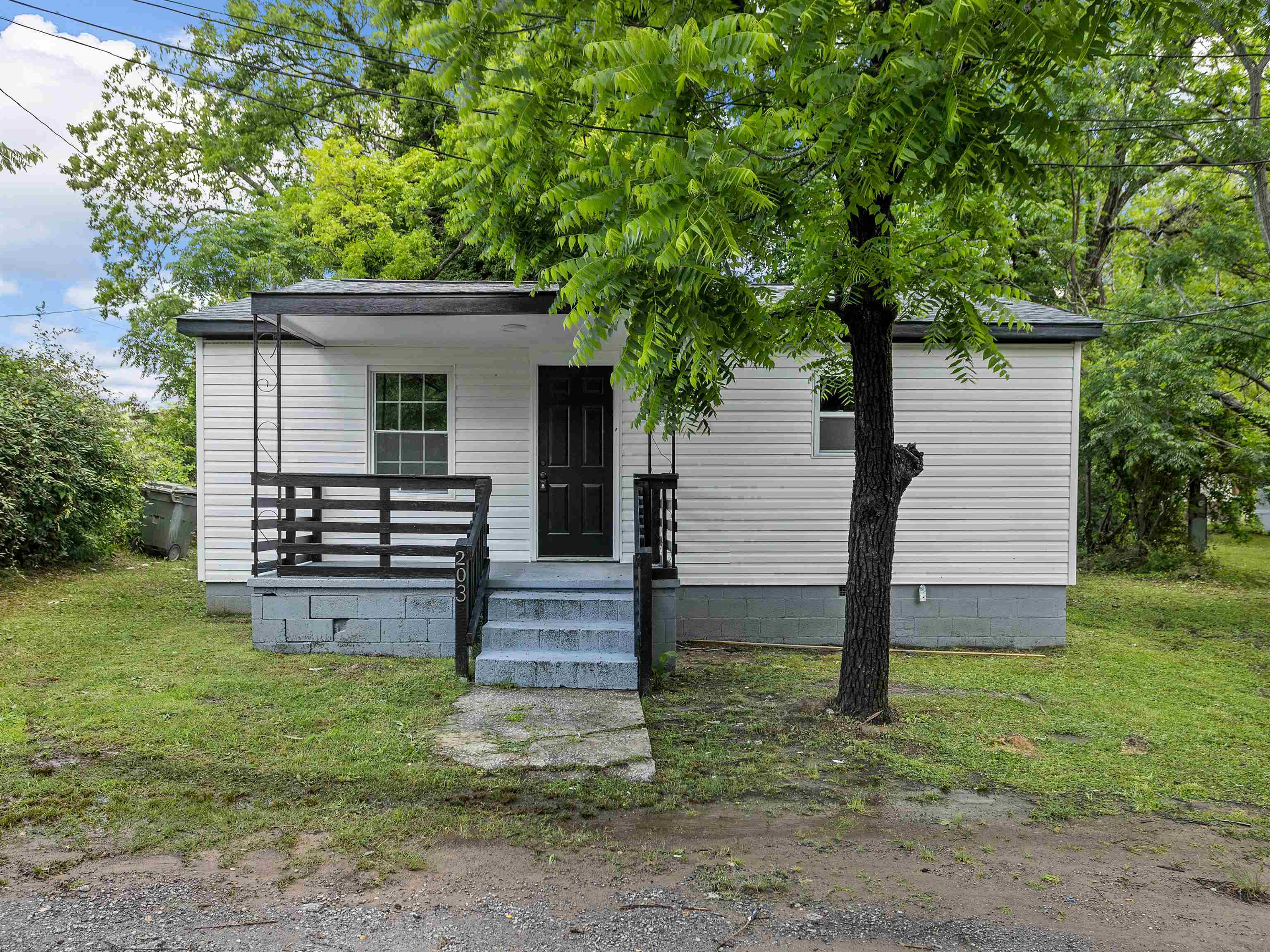 203 Oak Street Circle Circle Property Photo