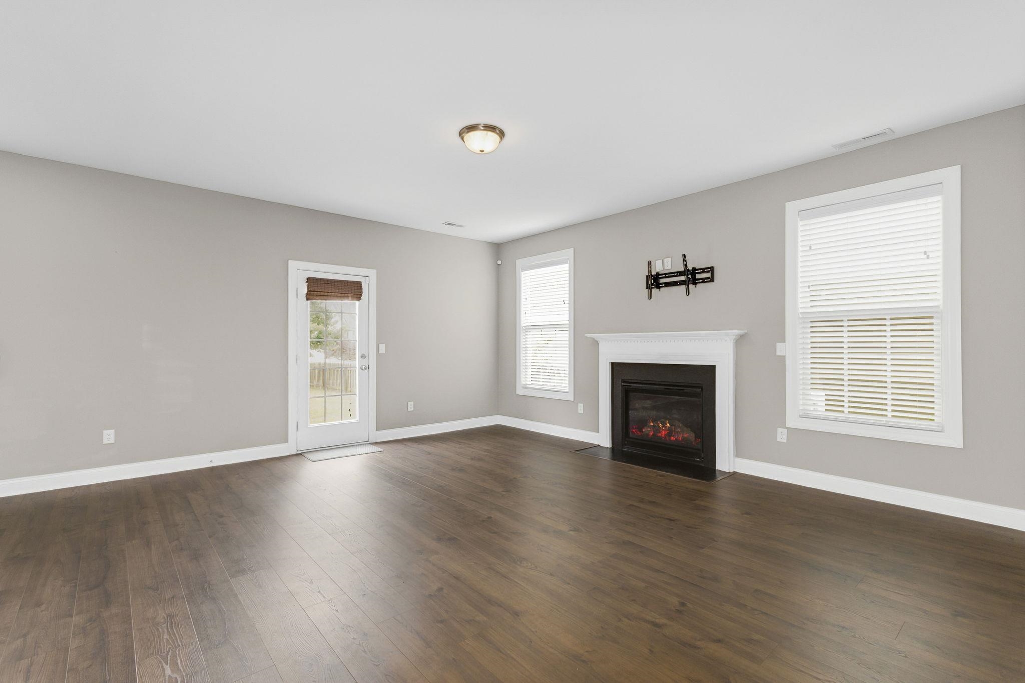 205 Wicker Park Avenue Property Photo 7
