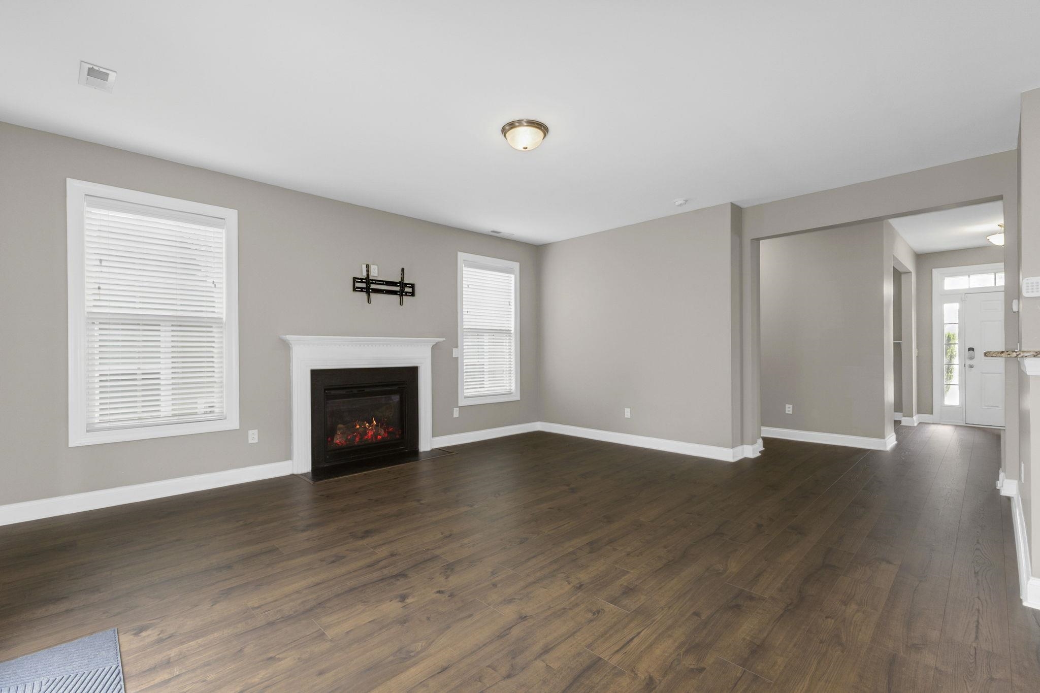 205 Wicker Park Avenue Property Photo 9