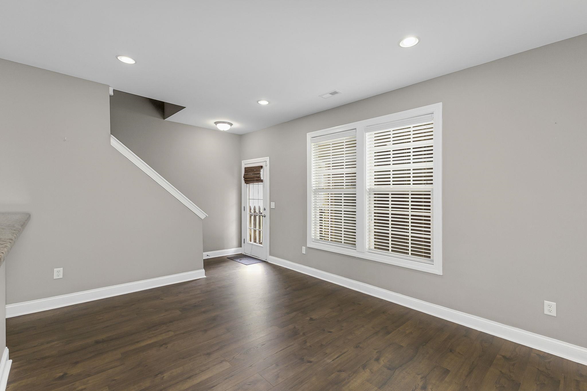 205 Wicker Park Avenue Property Photo 12